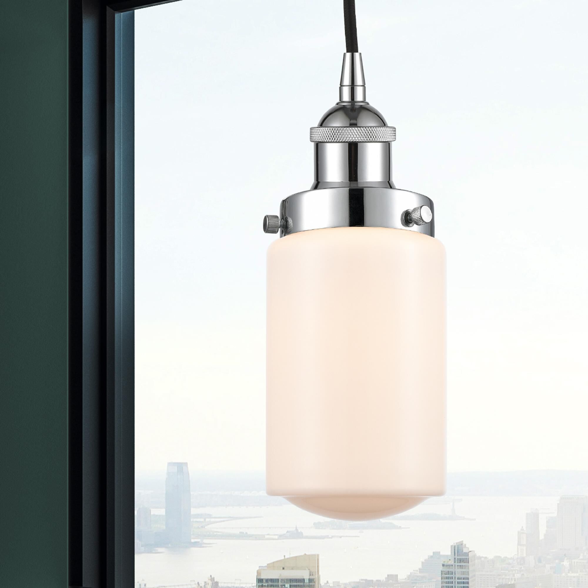 Shown in Polished Chrome finish and Matte White glass