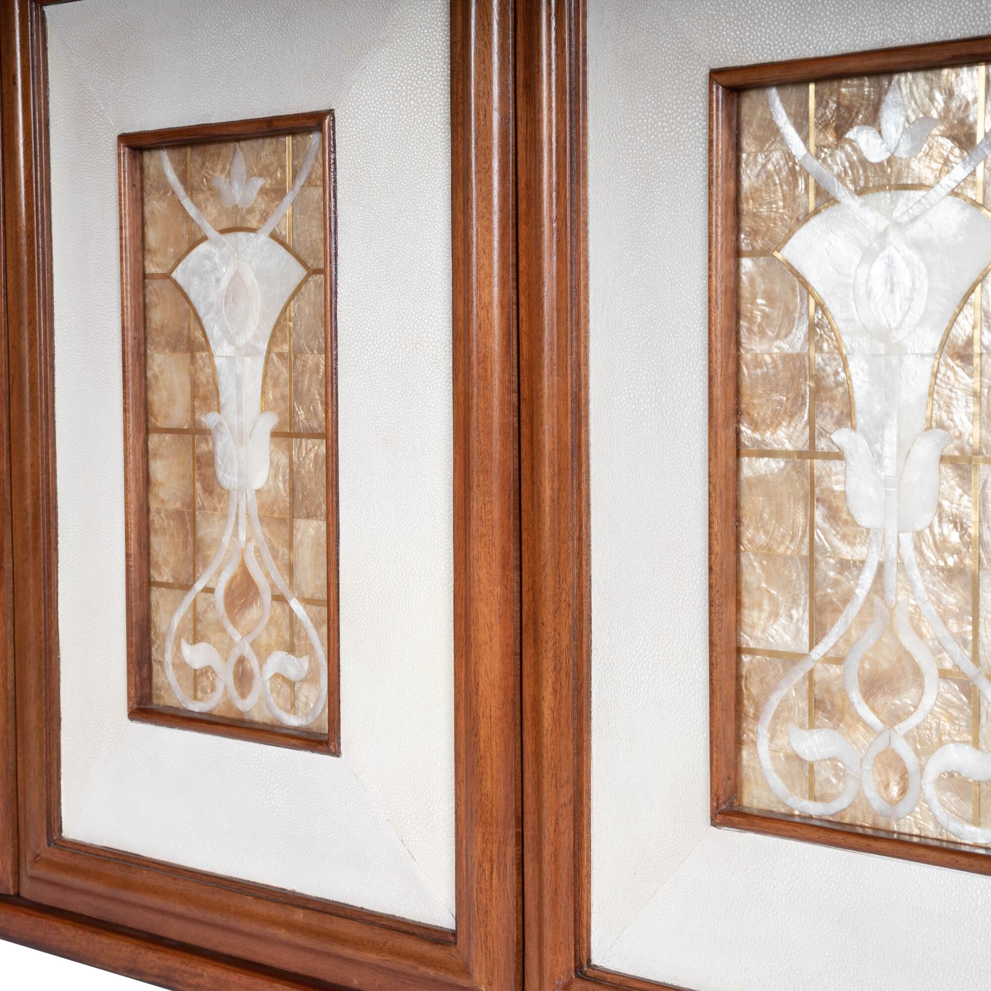 Shown in Cosmopolitan finish