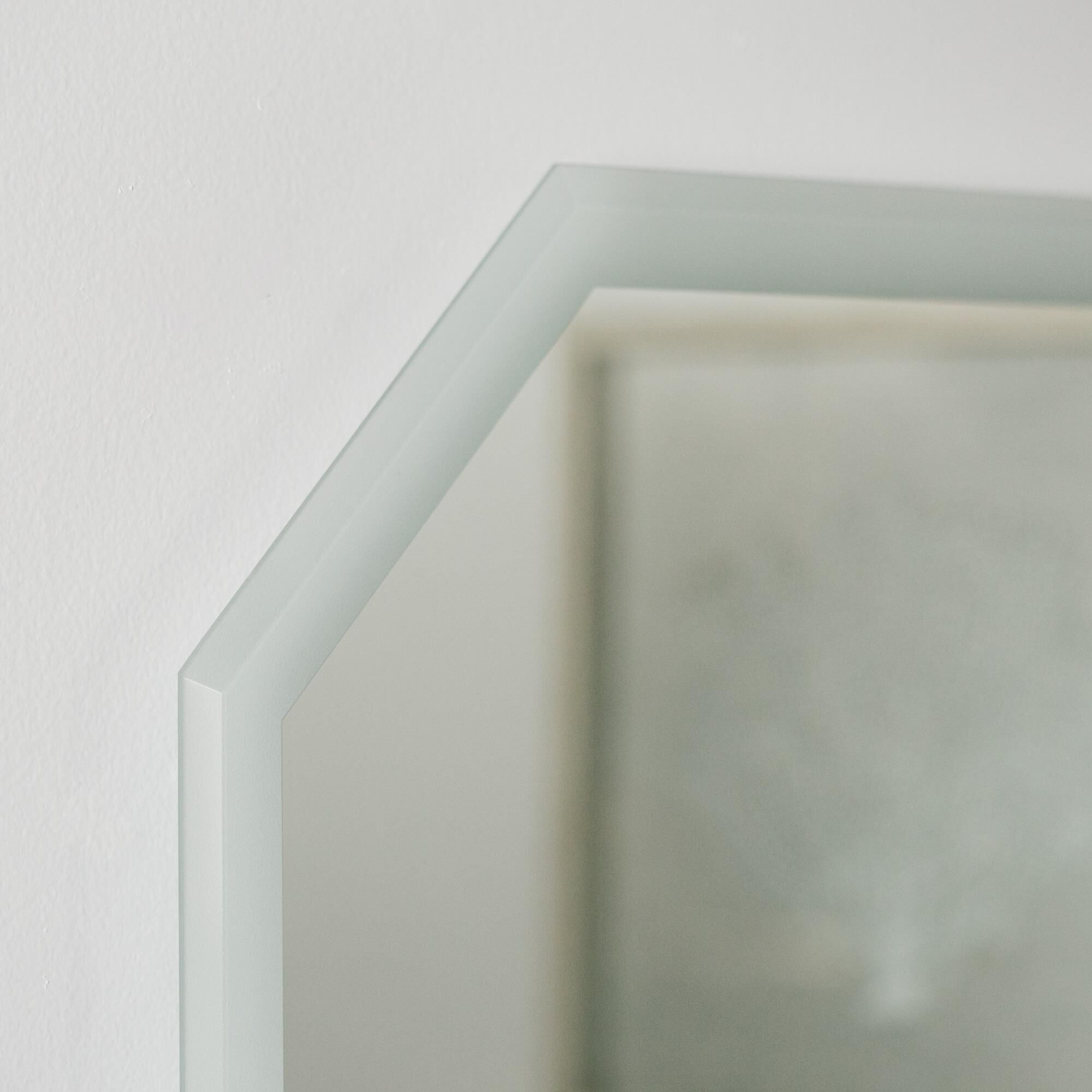 Shown in Mirror finish