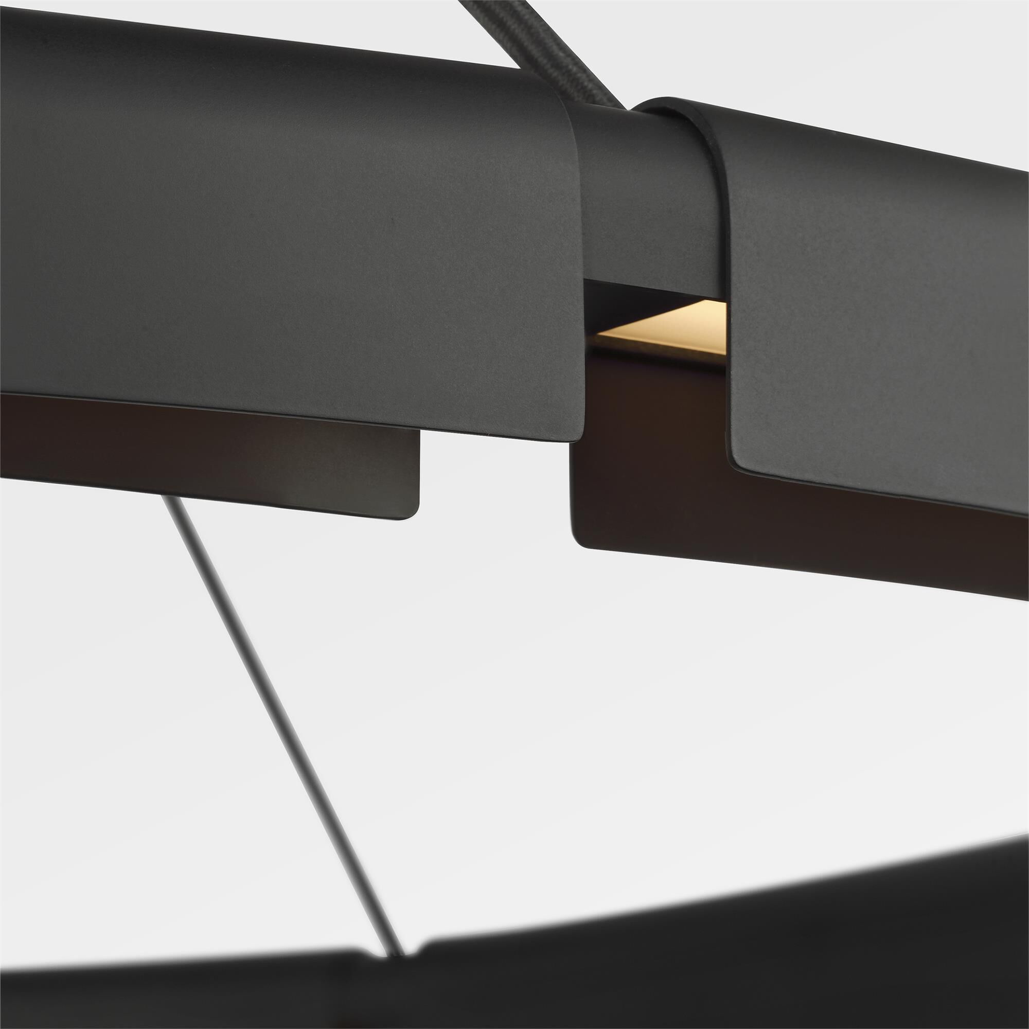 Shown in Nightshade Black finish and Aluminum shade