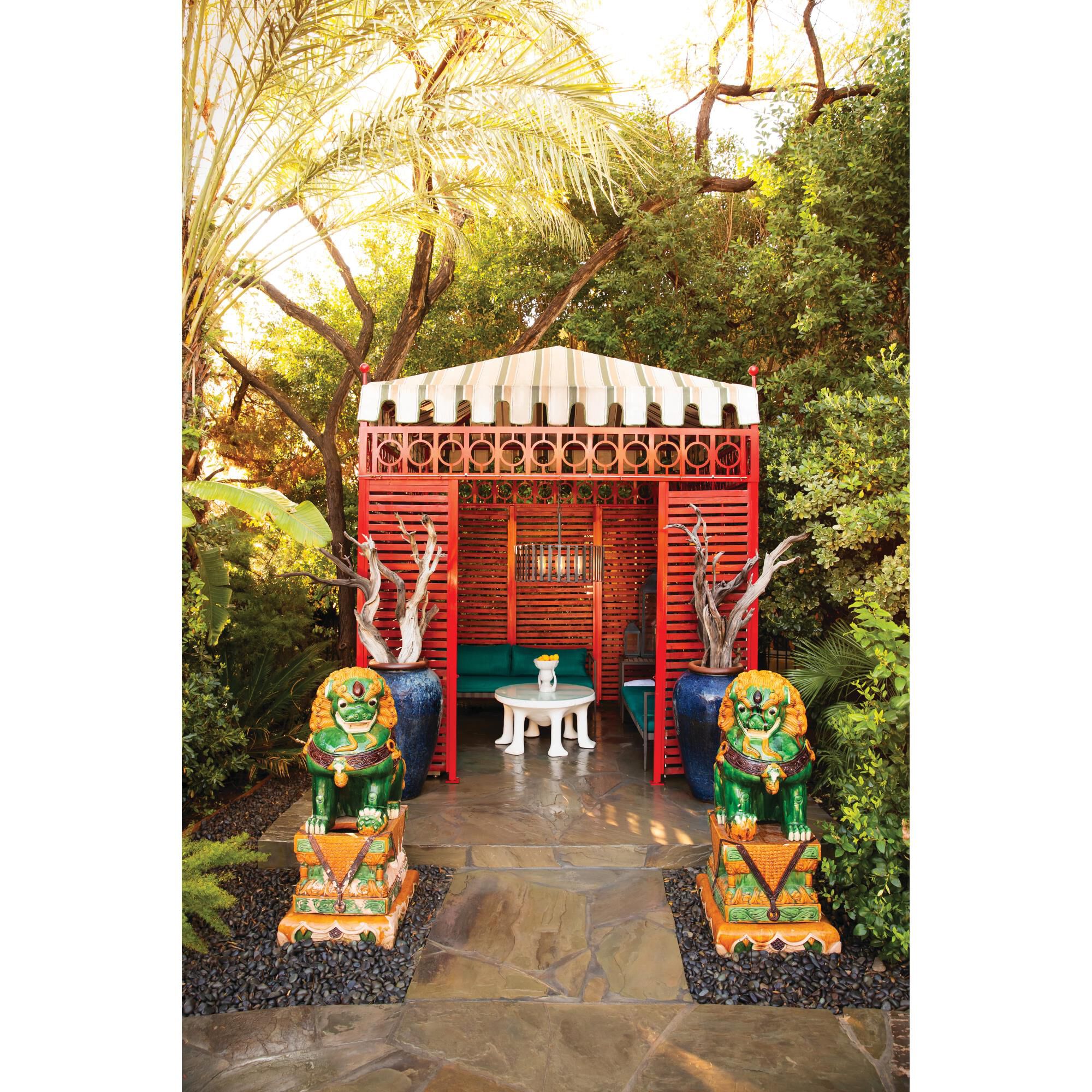 Shown in Brushed Graphite finish and Clear Seedy glass