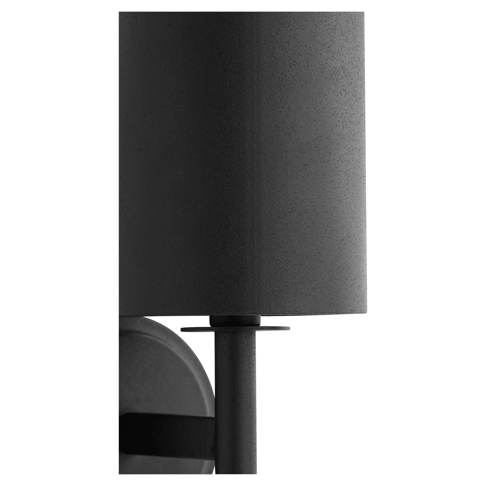 Shown in Noir finish