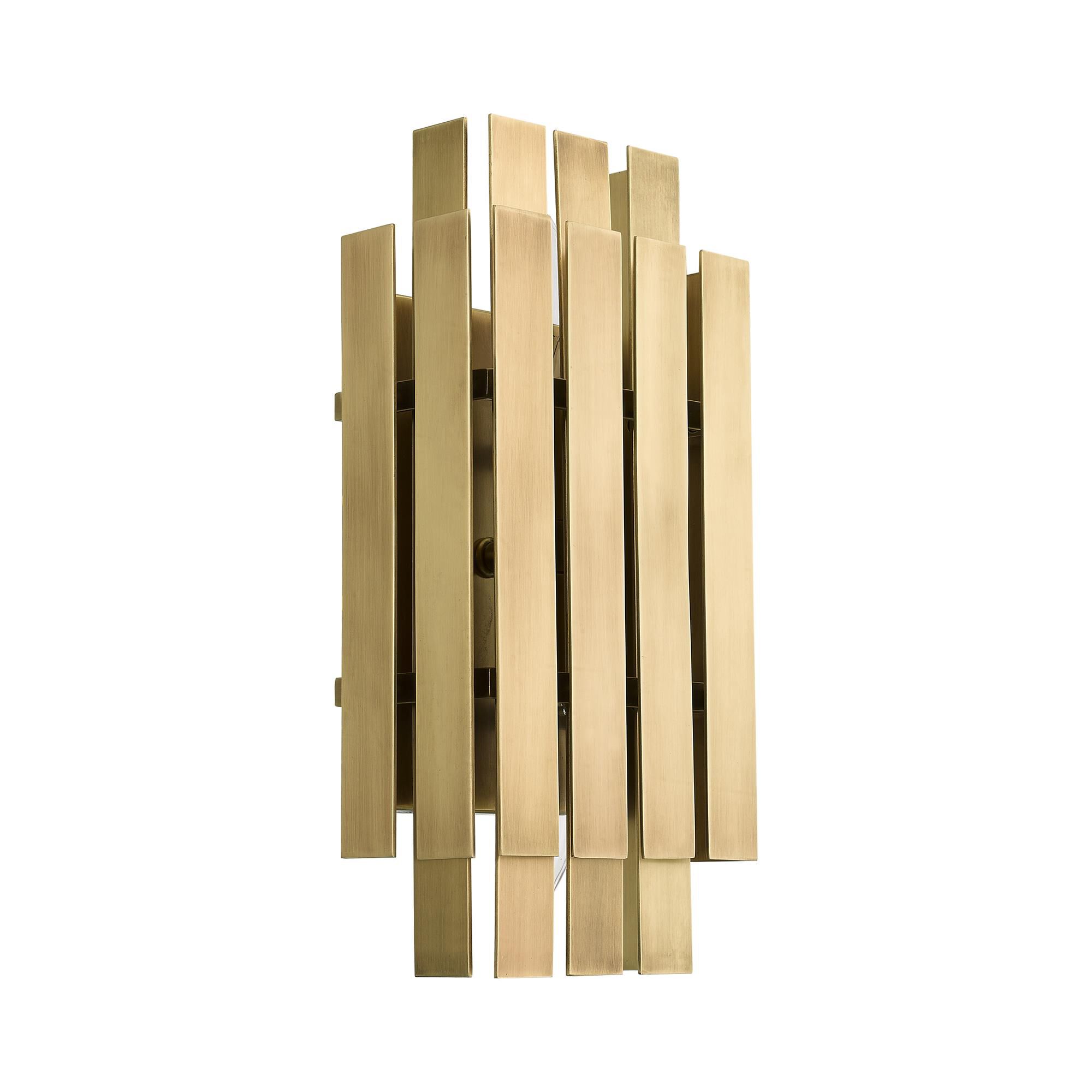Shown in Natural Brass finish and Natural Brass Metal shade