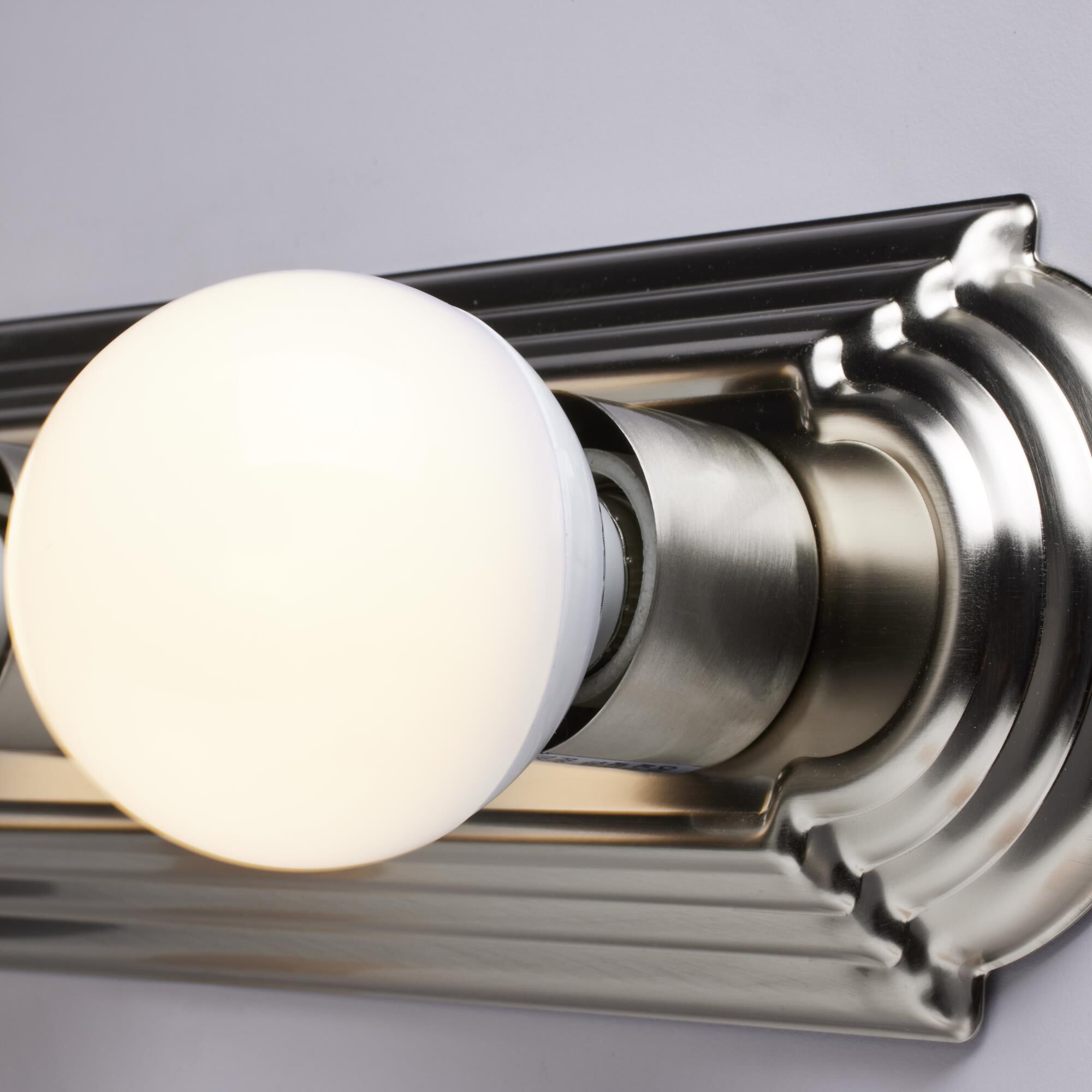 Racetrack 18 Inch 3 Light Bath Vanity Light by Nuvo Lighting