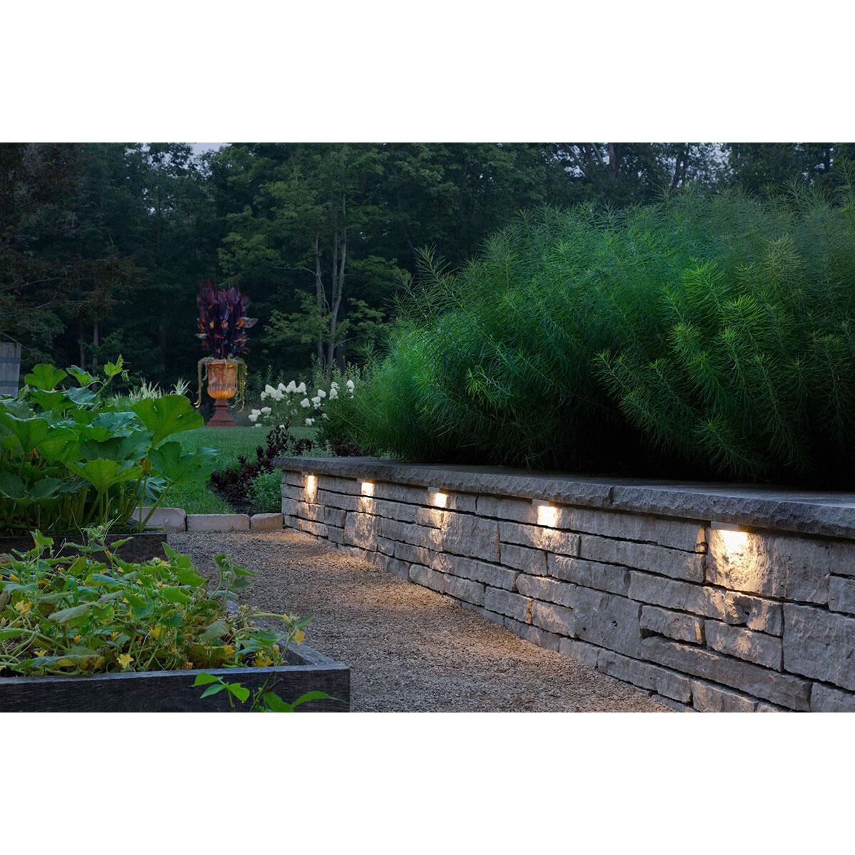 Hinkley Lighting Nuvi 3 Watt LED Deck Light