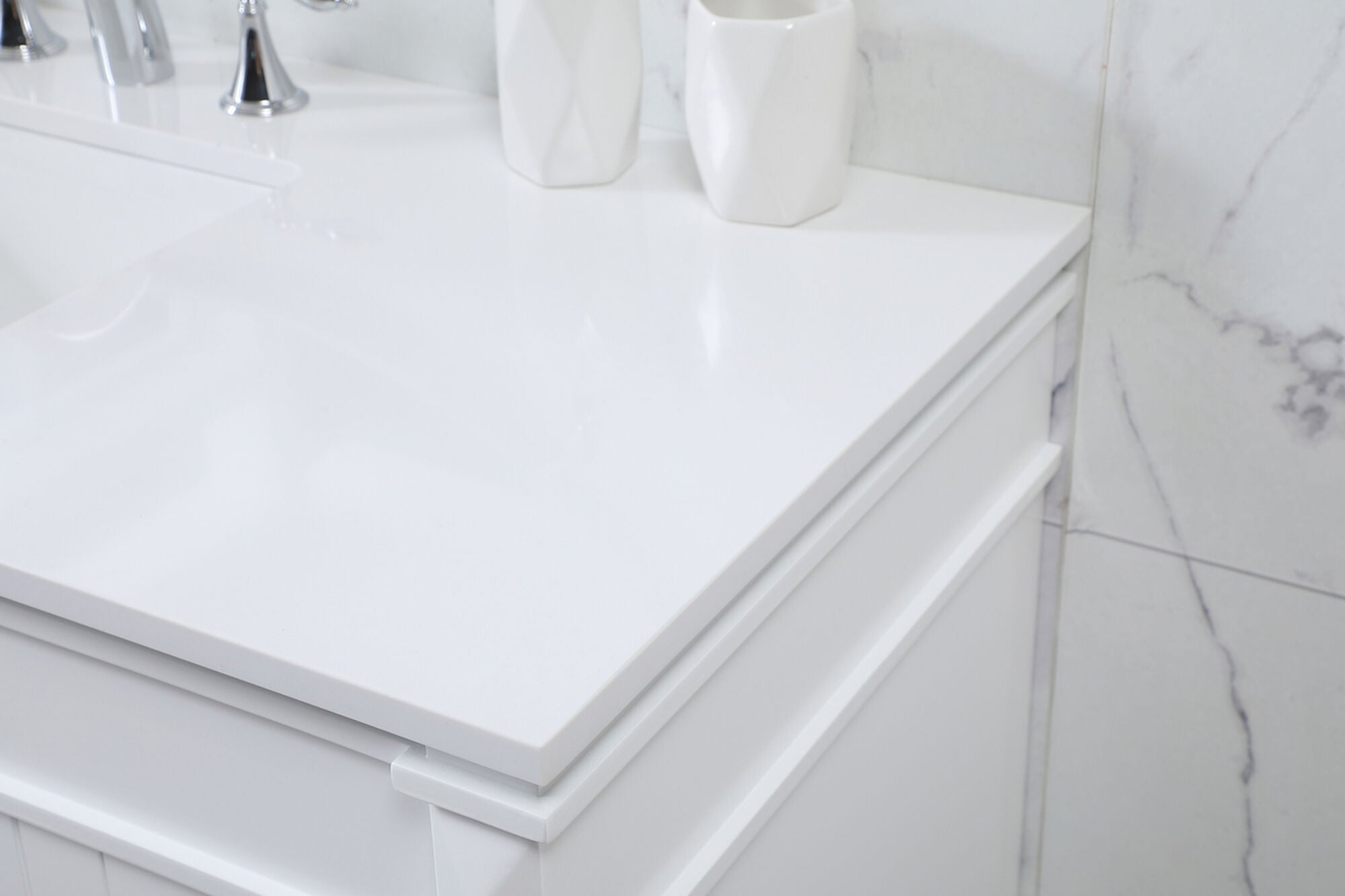 Shown in White finish and No Backsplash accent