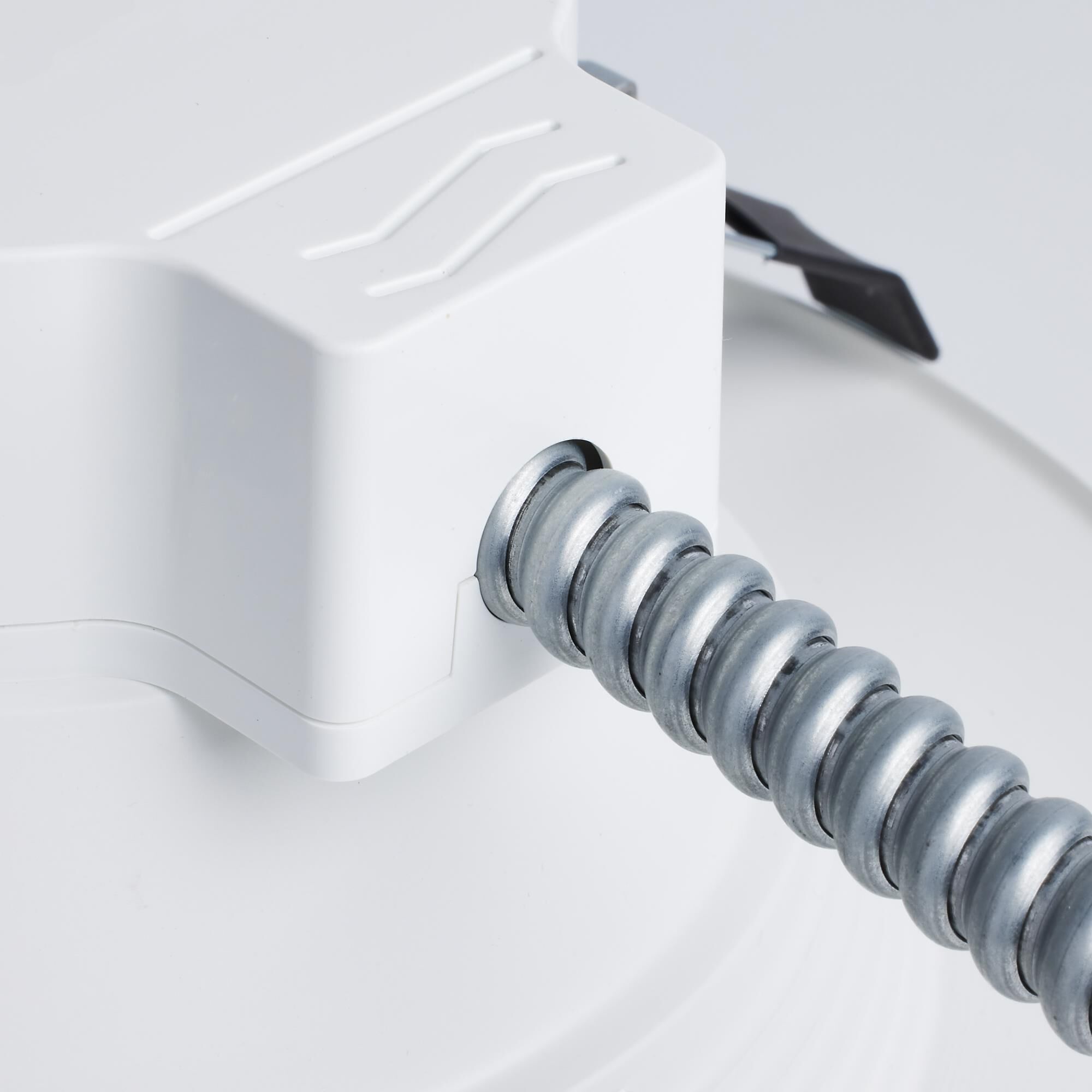 9 Inch LED 90 Degree Recessed Lighting Trim by Satco