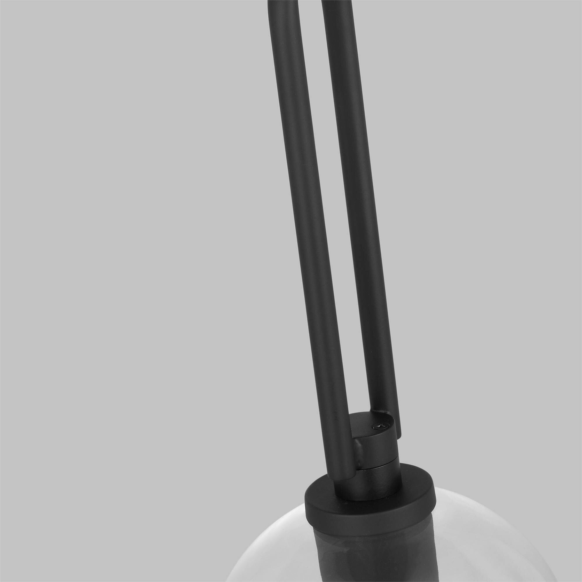 Shown in Midnight Black finish and Clear glass and Clear Glass shade