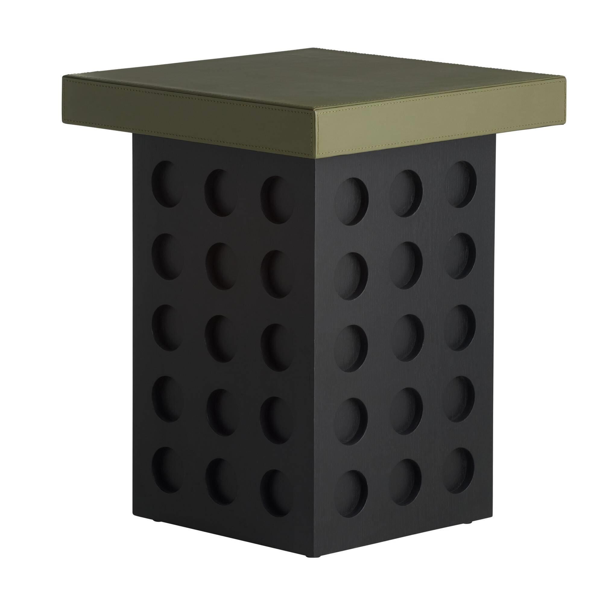 Shown in Pistachio and Ebony finish