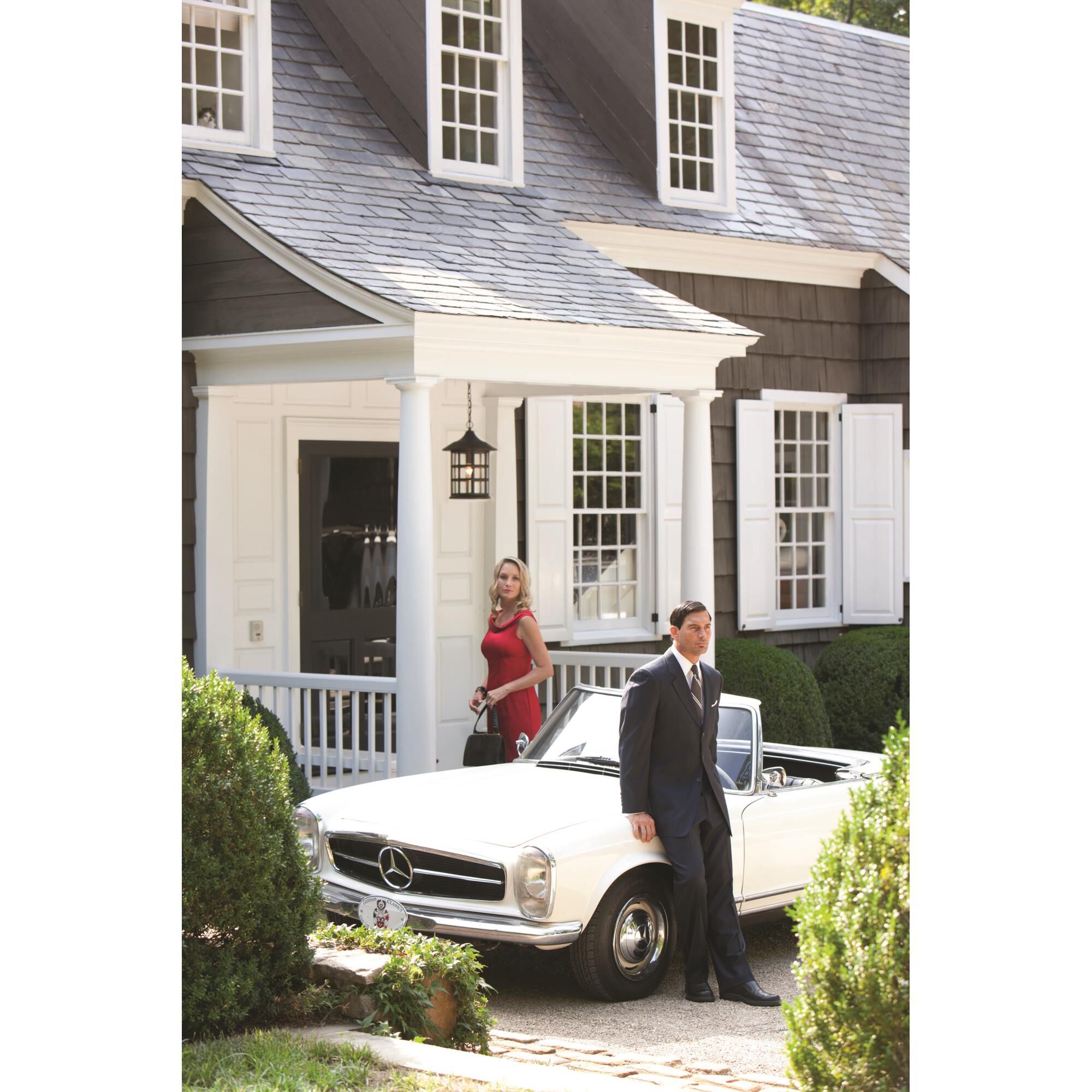 Shown in Oil Rubbed Bronze finish and Clear Seedy glass