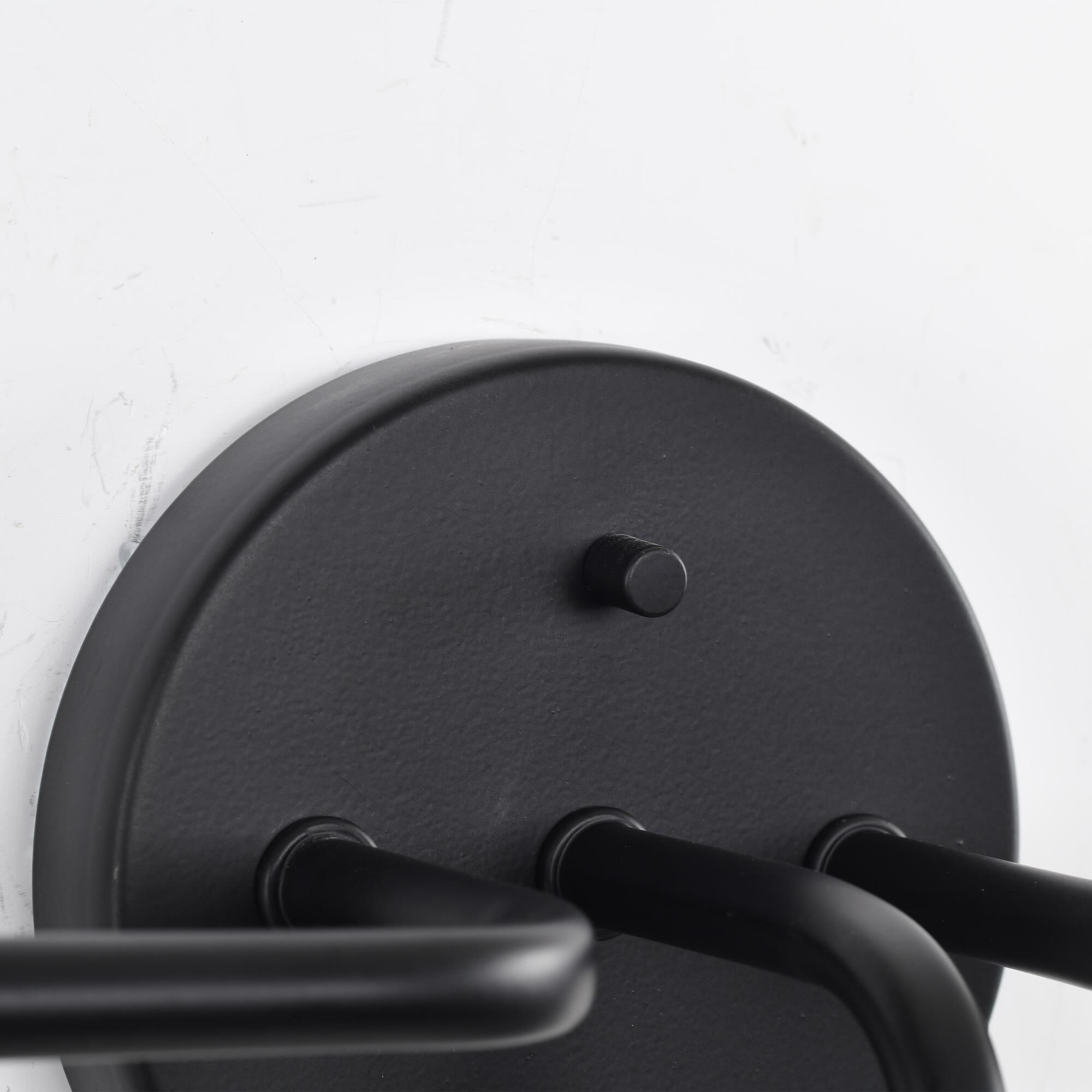 Shown in Matte Black finish and Matte White Metal shade