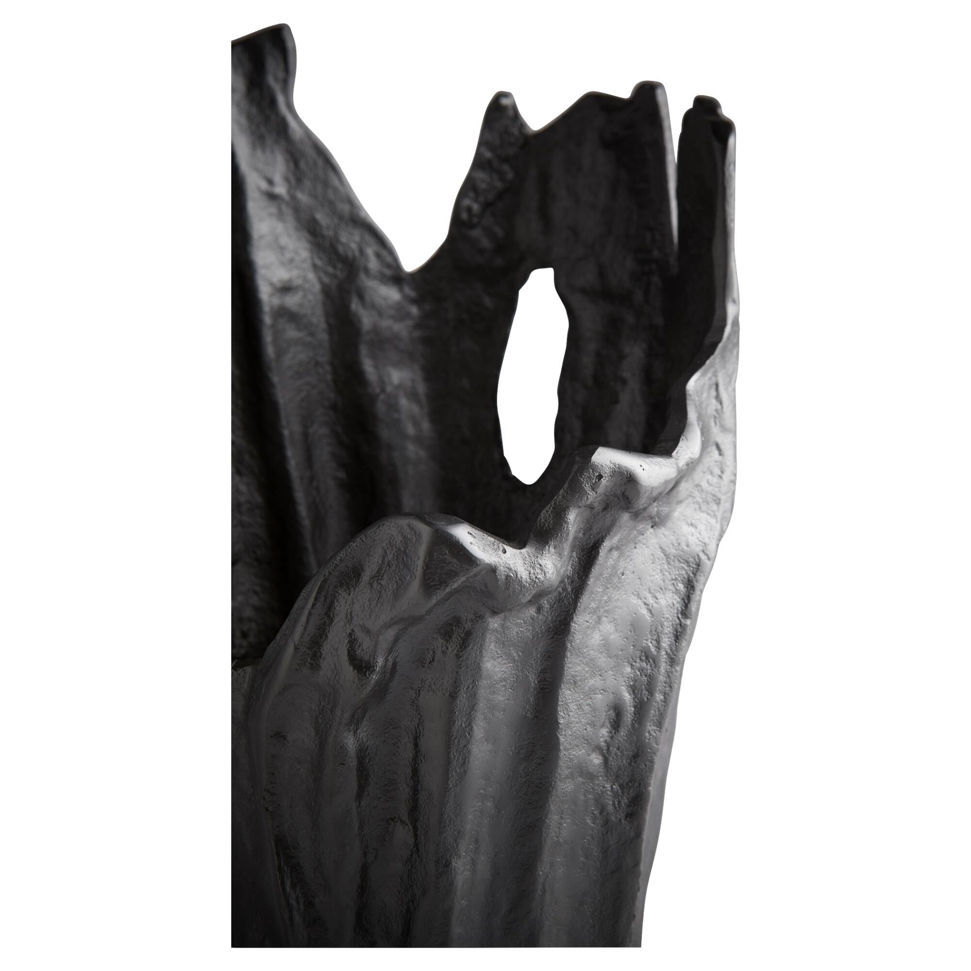 Shown in Noir finish