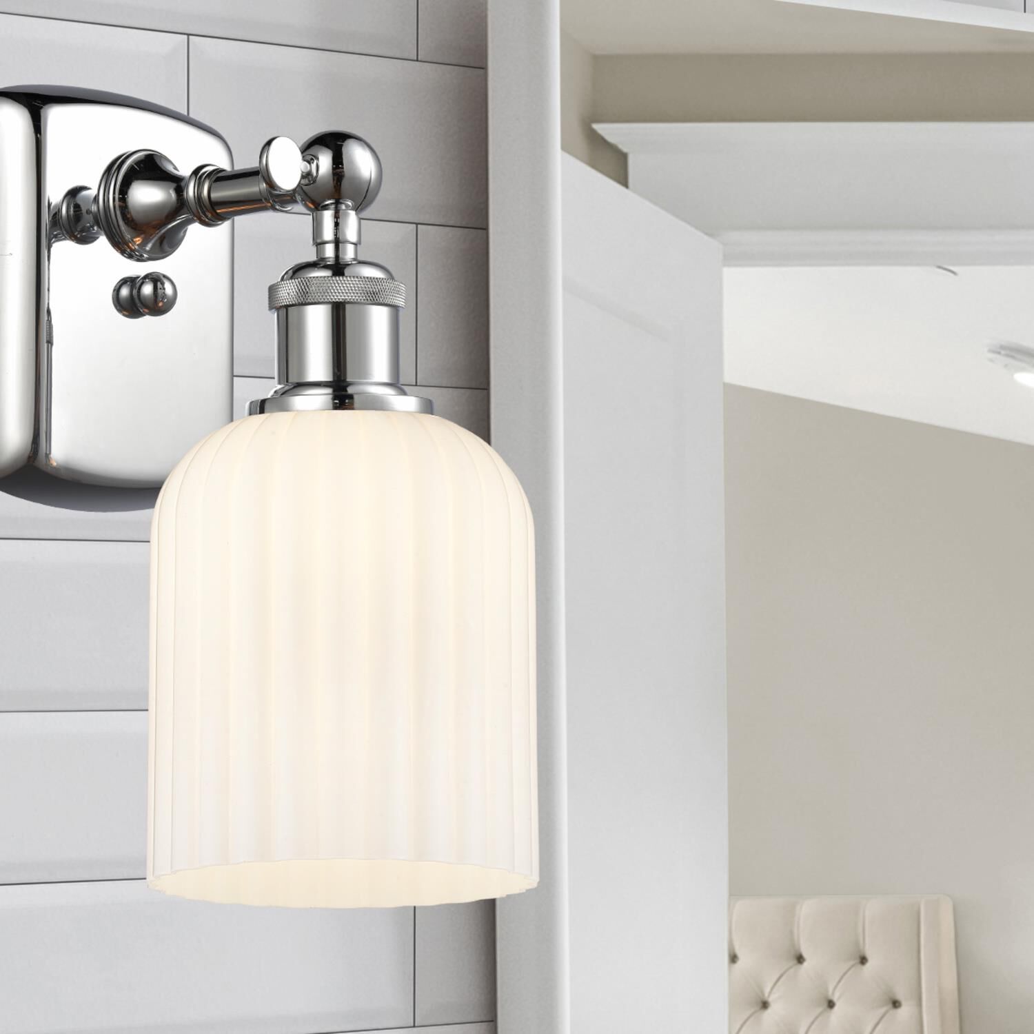 Shown in Polished Chrome finish and Gloss White glass