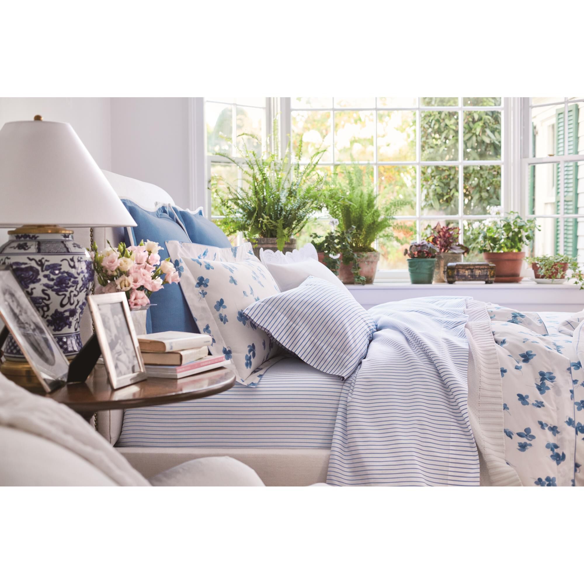 Ralph Lauren Foo Dog 28 Inch Table Lamp by Ralph Lauren