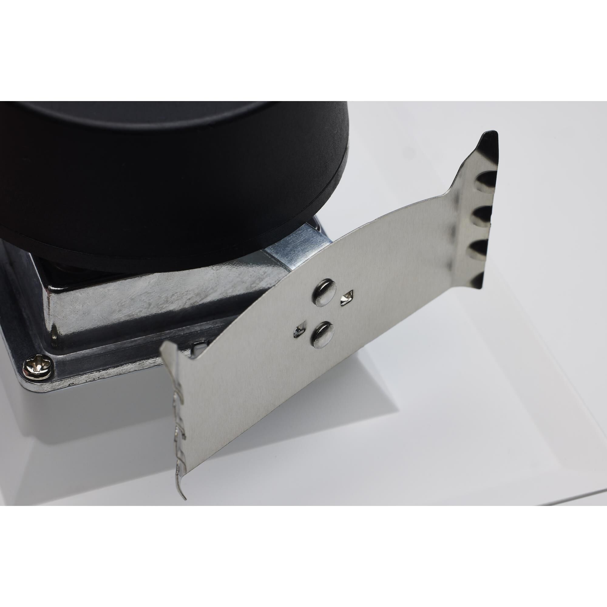 5 Inch LED Recessed Lighting Trim by Satco