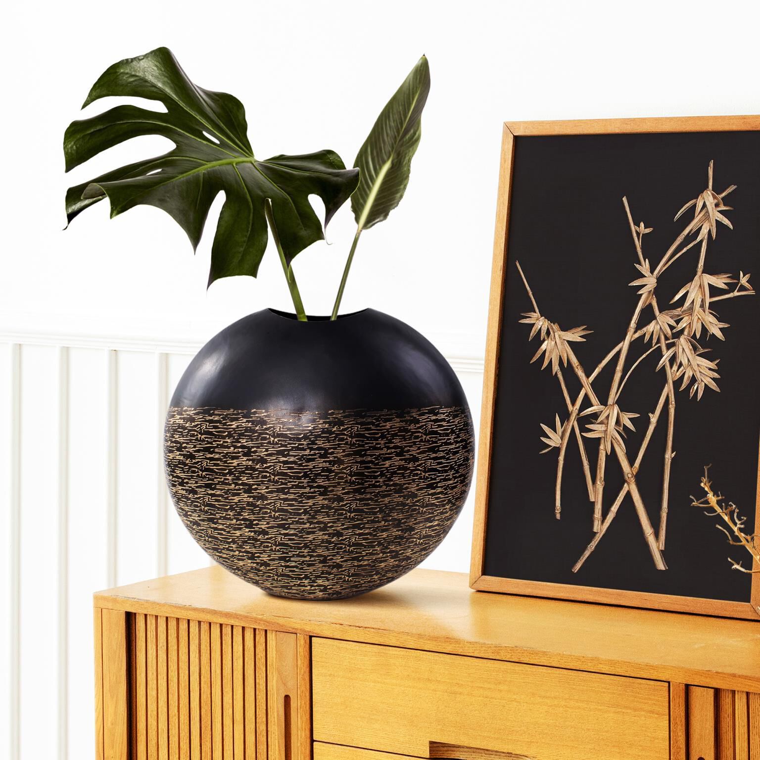 Shown in Textured finish