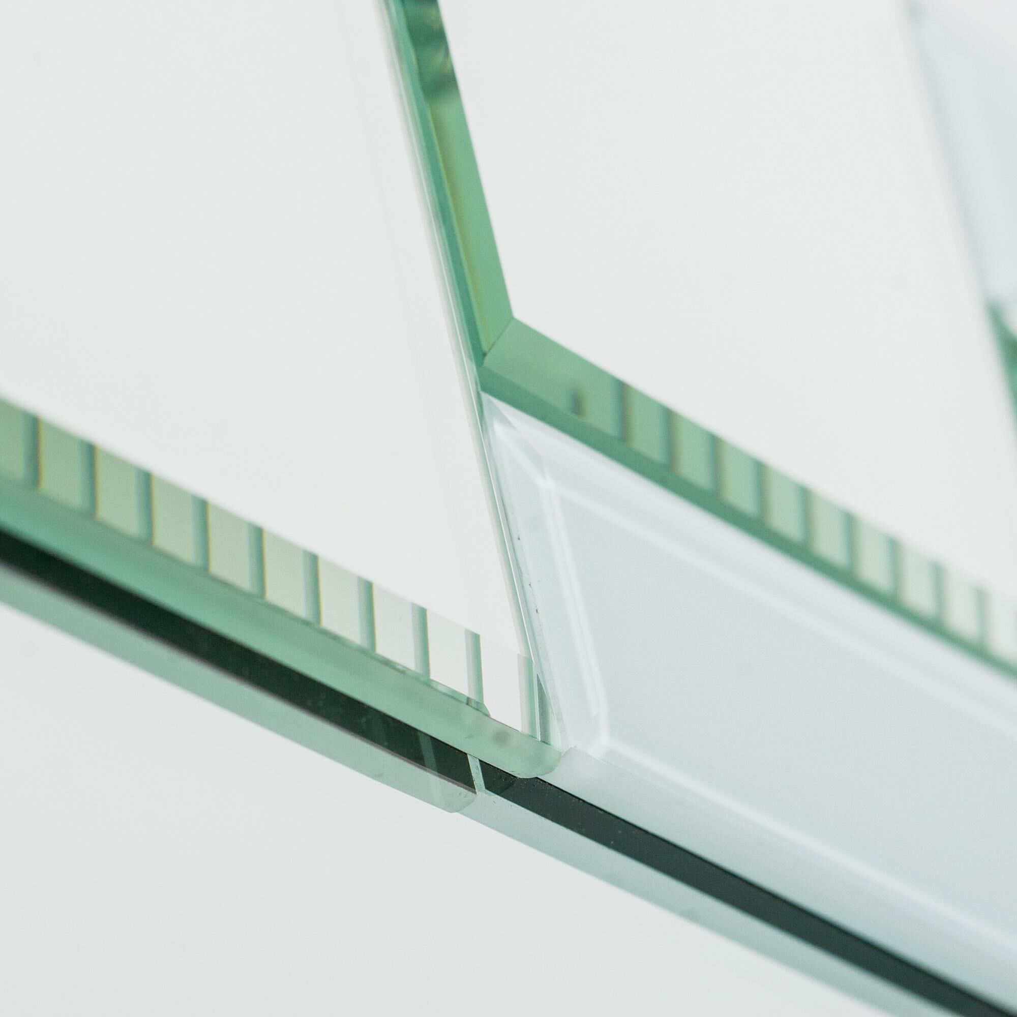 Shown in Mirror finish