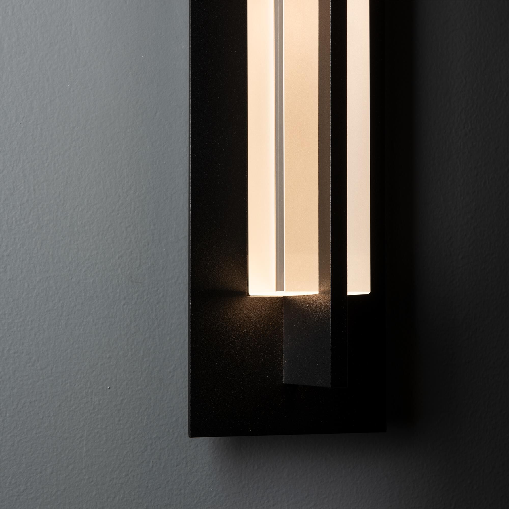 Shown in Black finish and Clear  glass