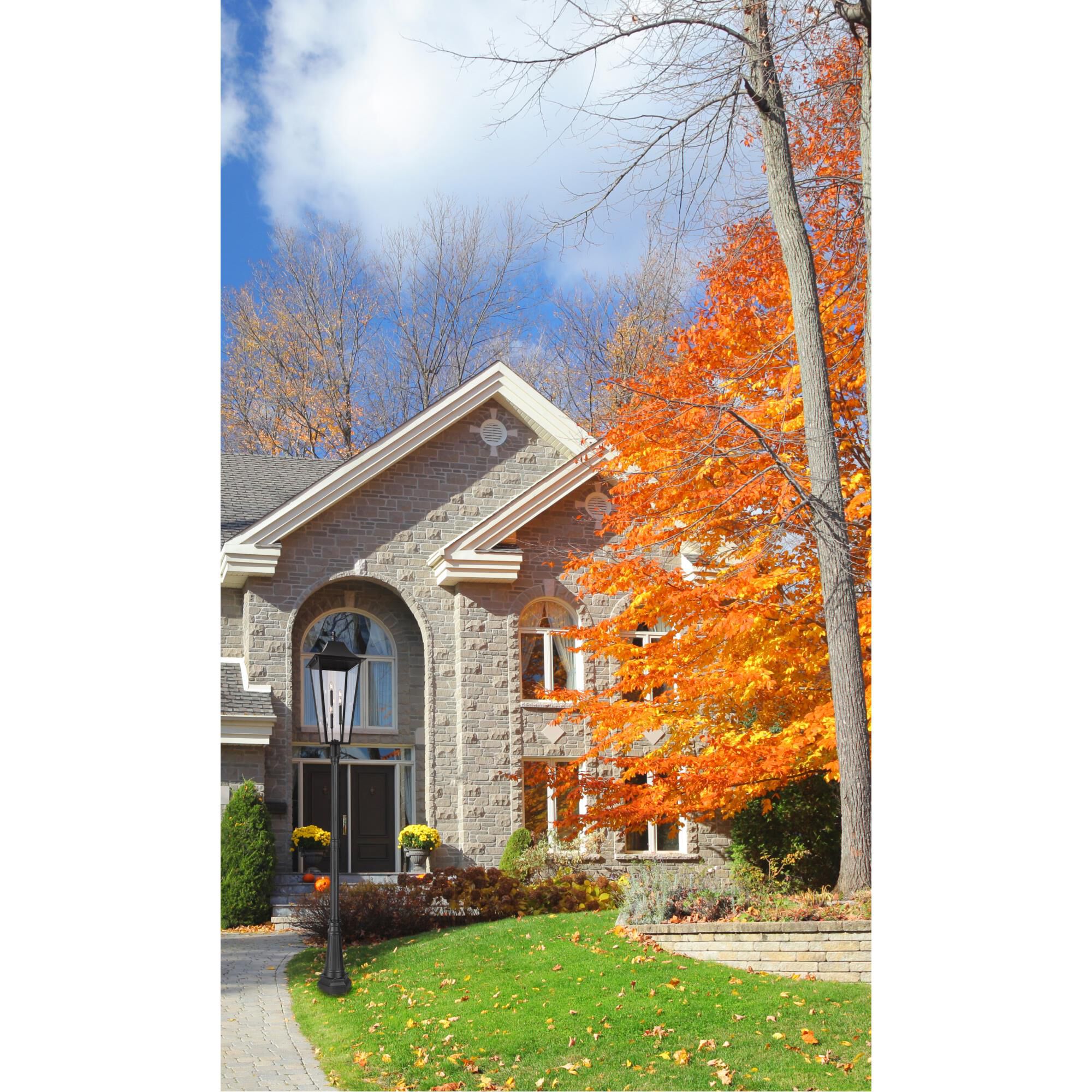 Shown in Black finish and Clear Beveled glass and Clear Beveled shade