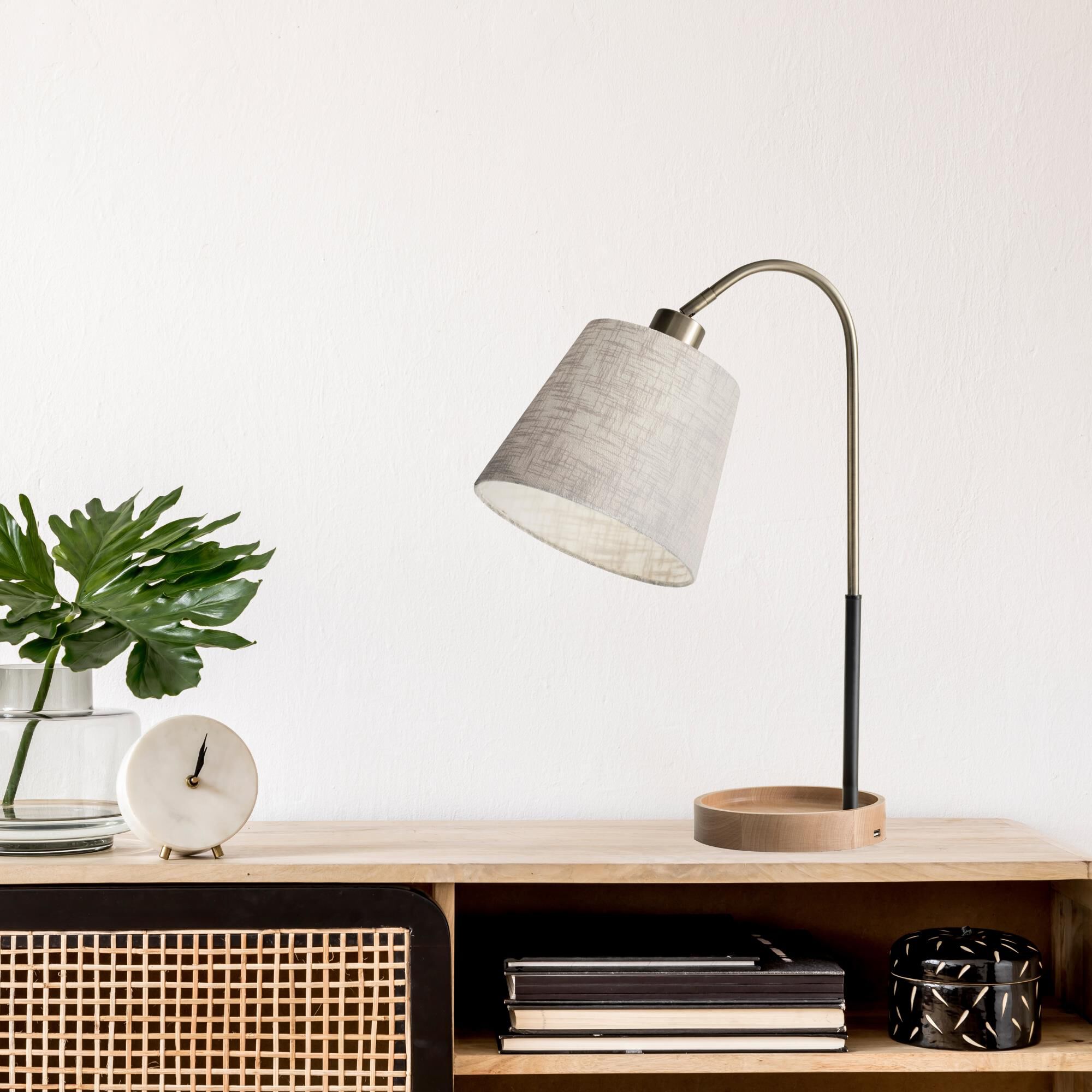 Jeffrey 21 Inch Table Lamp by Adesso