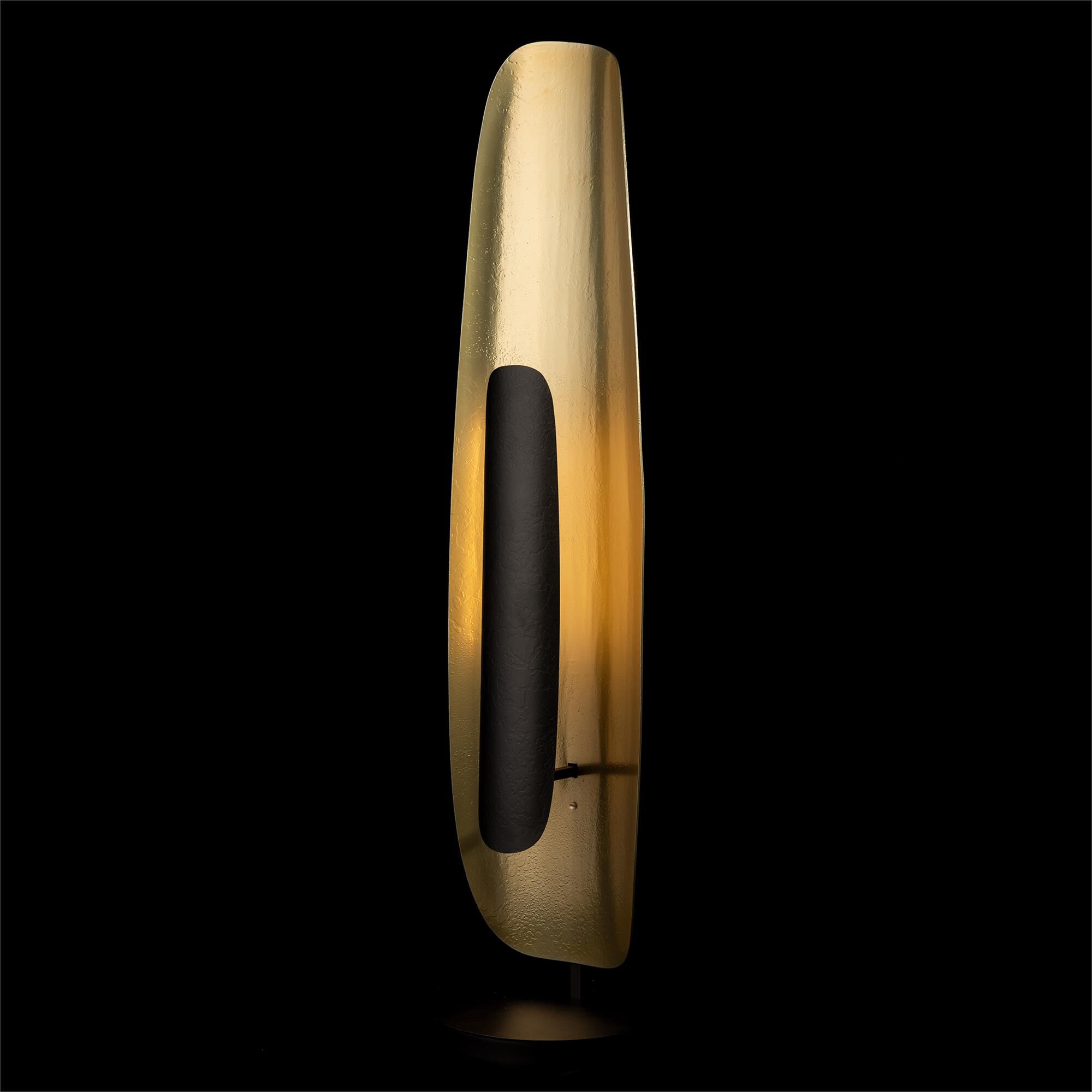 Shown in Oil Rubbed Bronze finish and Modern Brass accent