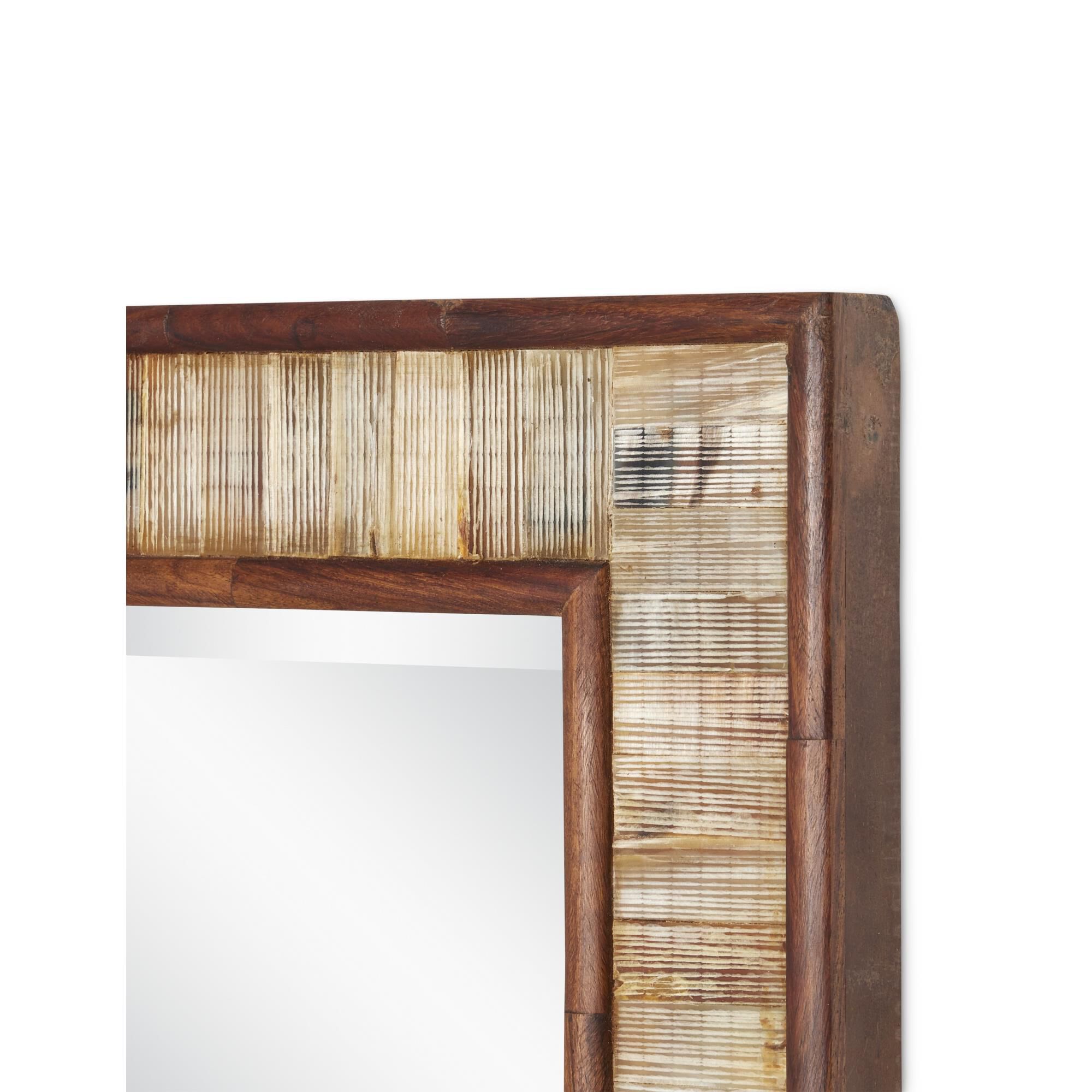 Shown in Chiseled Horn/Natural/Mirror finish