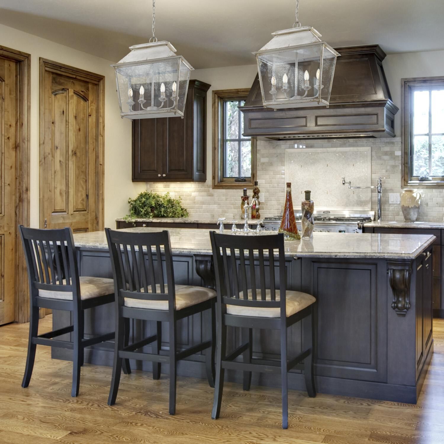 Shown in Antique Ivory finish and Clear glass