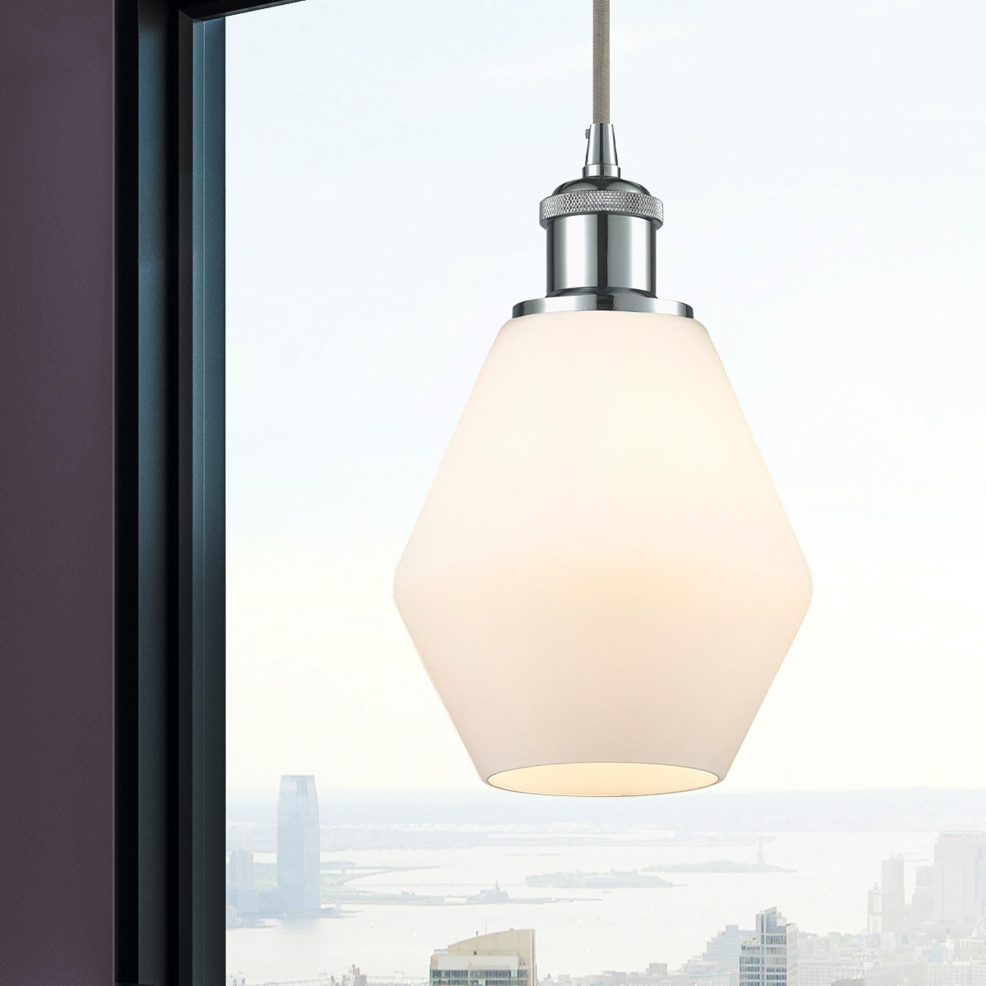 Shown in Polished Chrome finish and Matte White glass