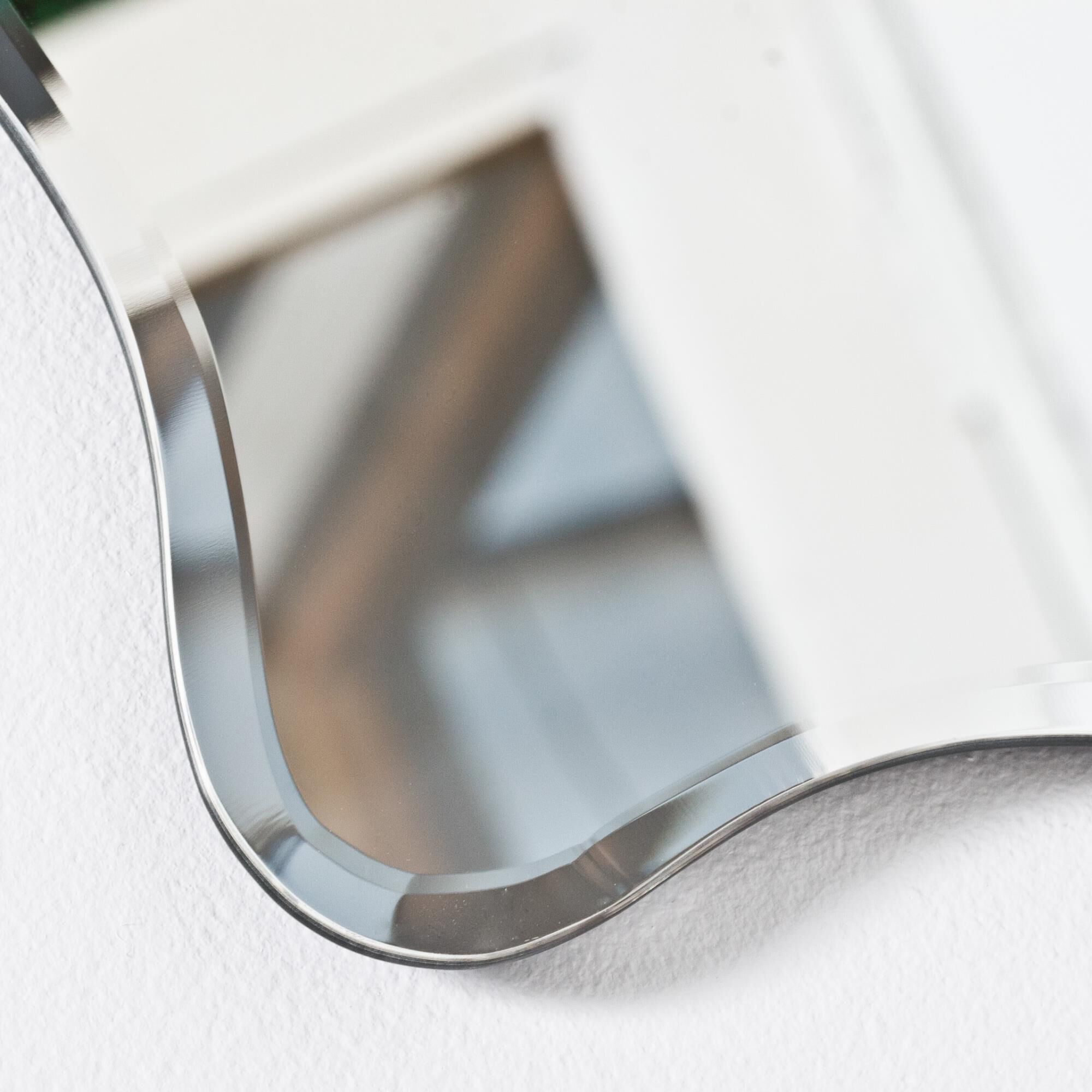 Shown in Mirror finish