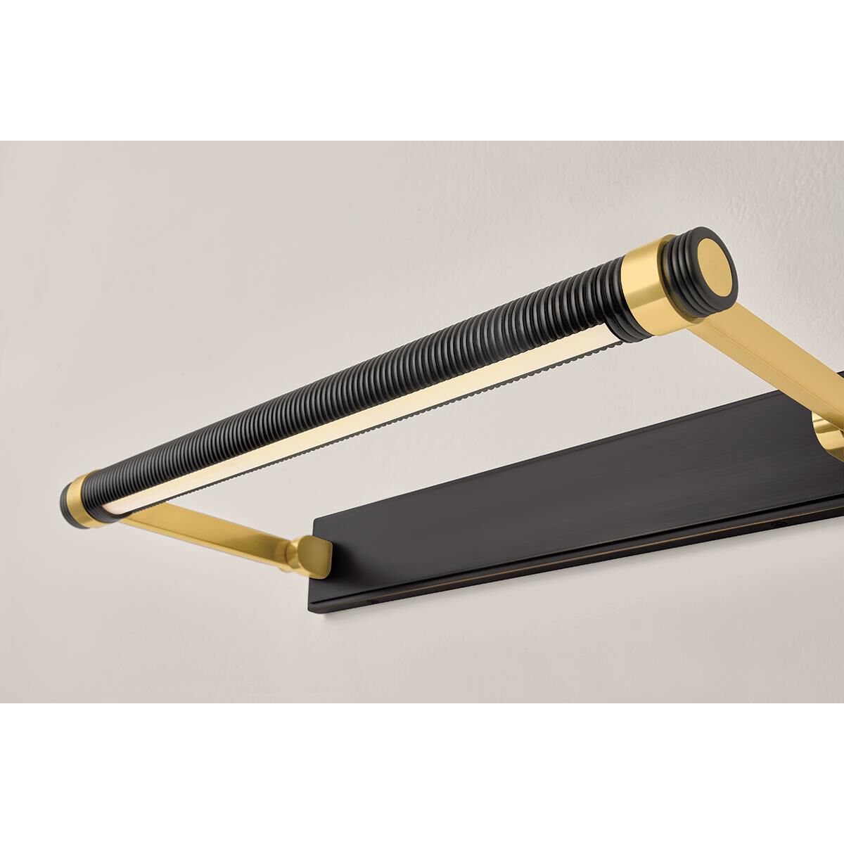 Duell 24 Inch Picture and Display Light by Hudson Valley Lighting