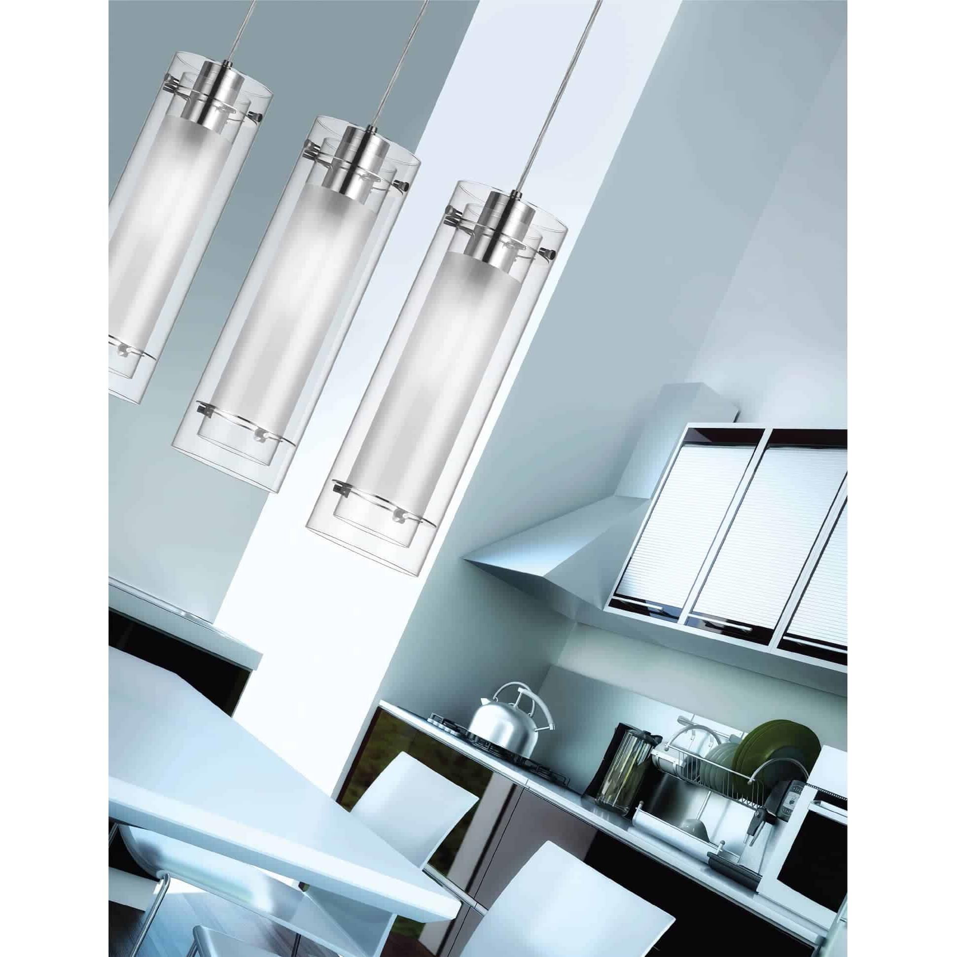 Shown in Polished Chrome finish and Clear Frosted glass