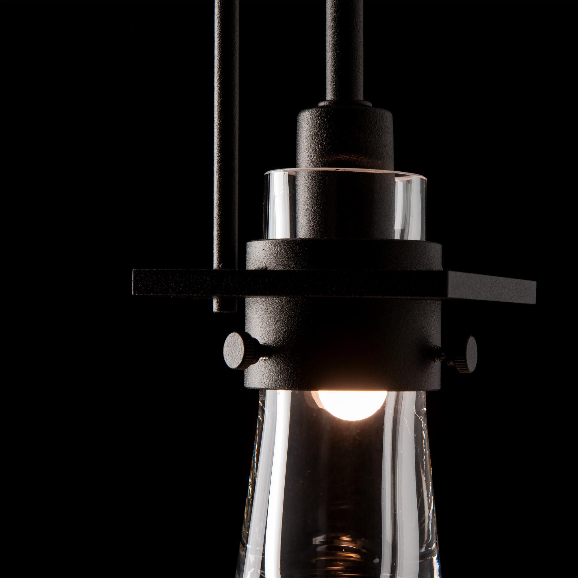 Shown in Oil Rubbed Bronze finish and Clear glass