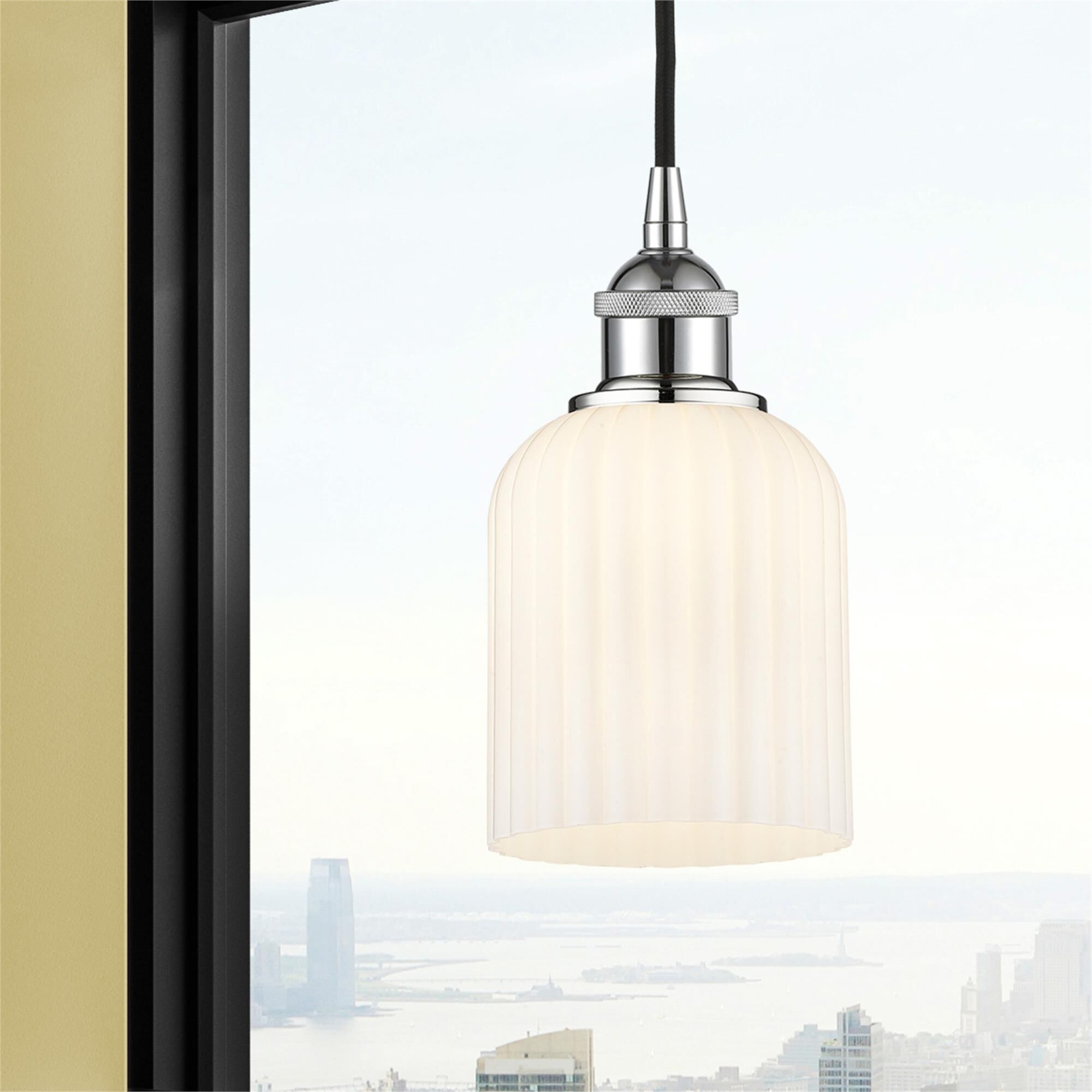Shown in Polished Chrome finish and Gloss White glass