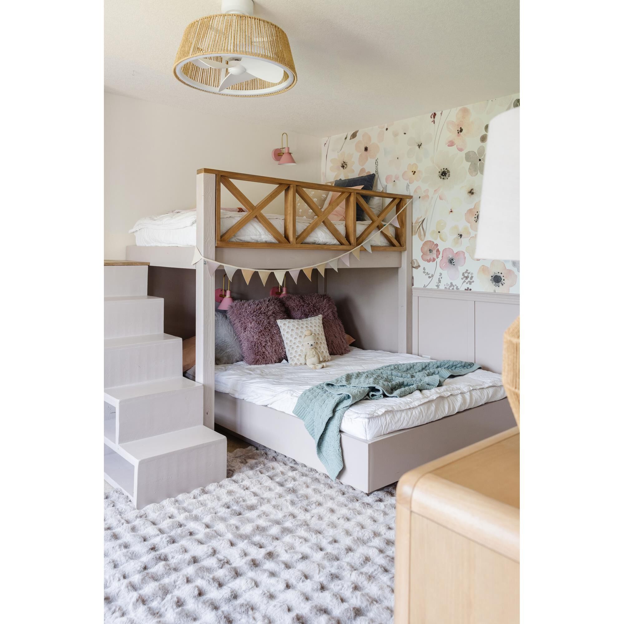 Shown in White finish and Braided Rope shade