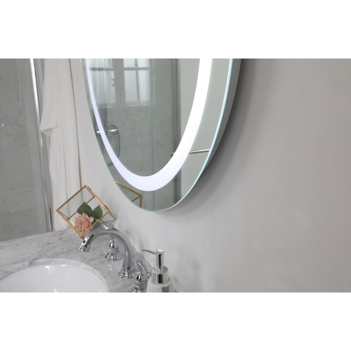 Shown in Glossy  White finish