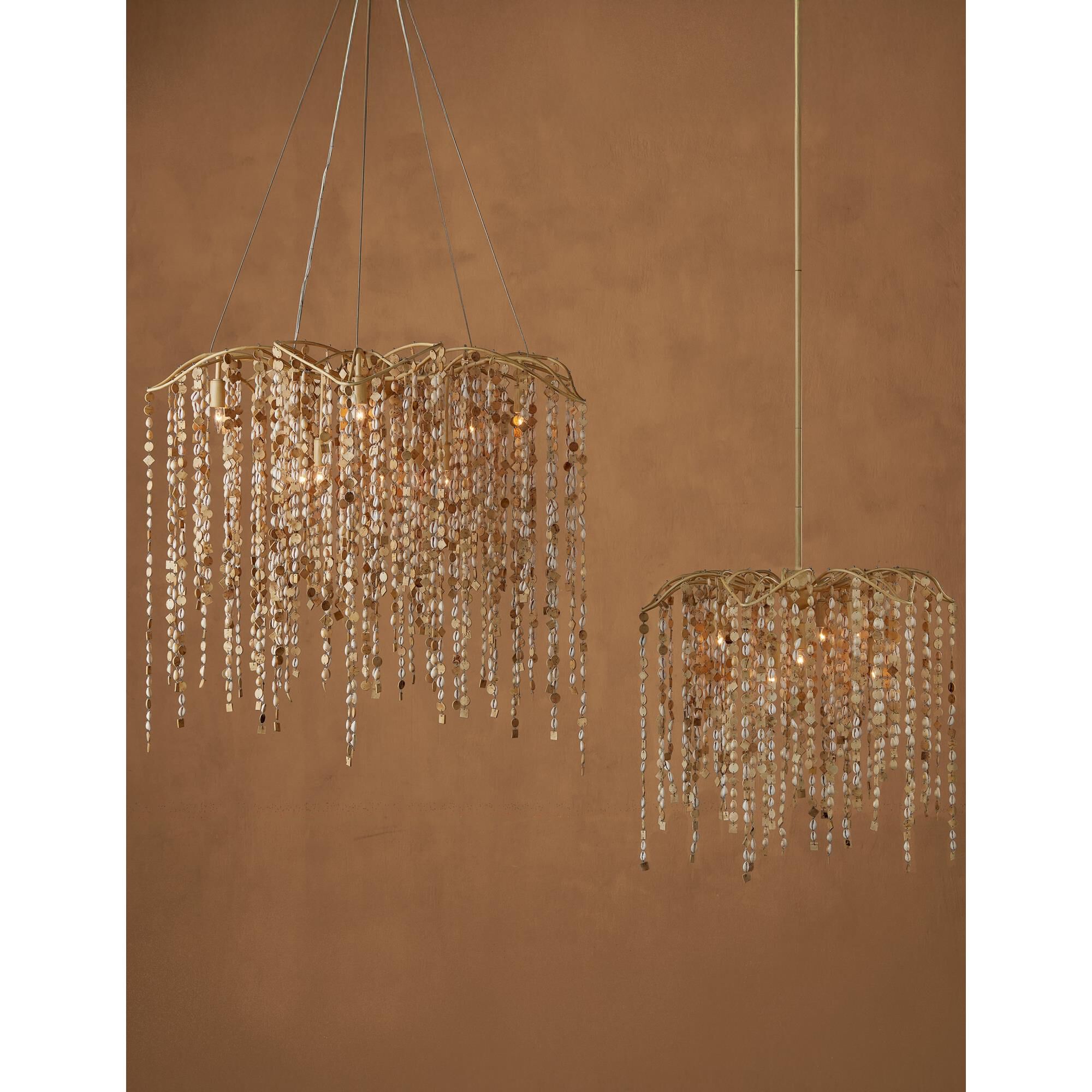 Shown in Natural and Coco Cream finish