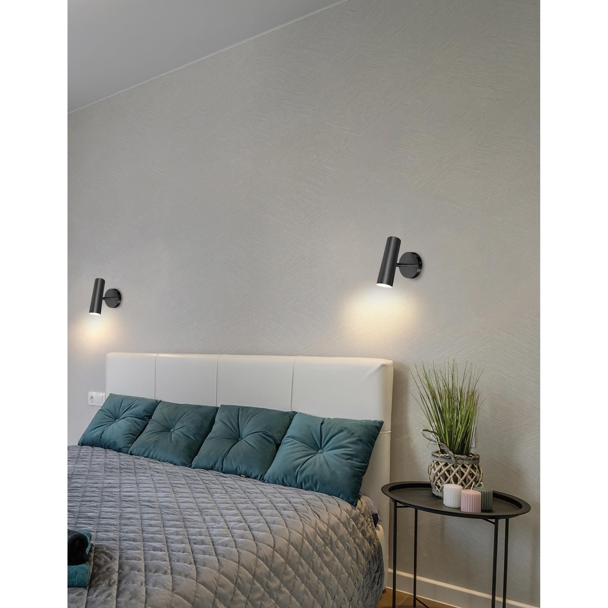 Shown in Black and Frosted finish