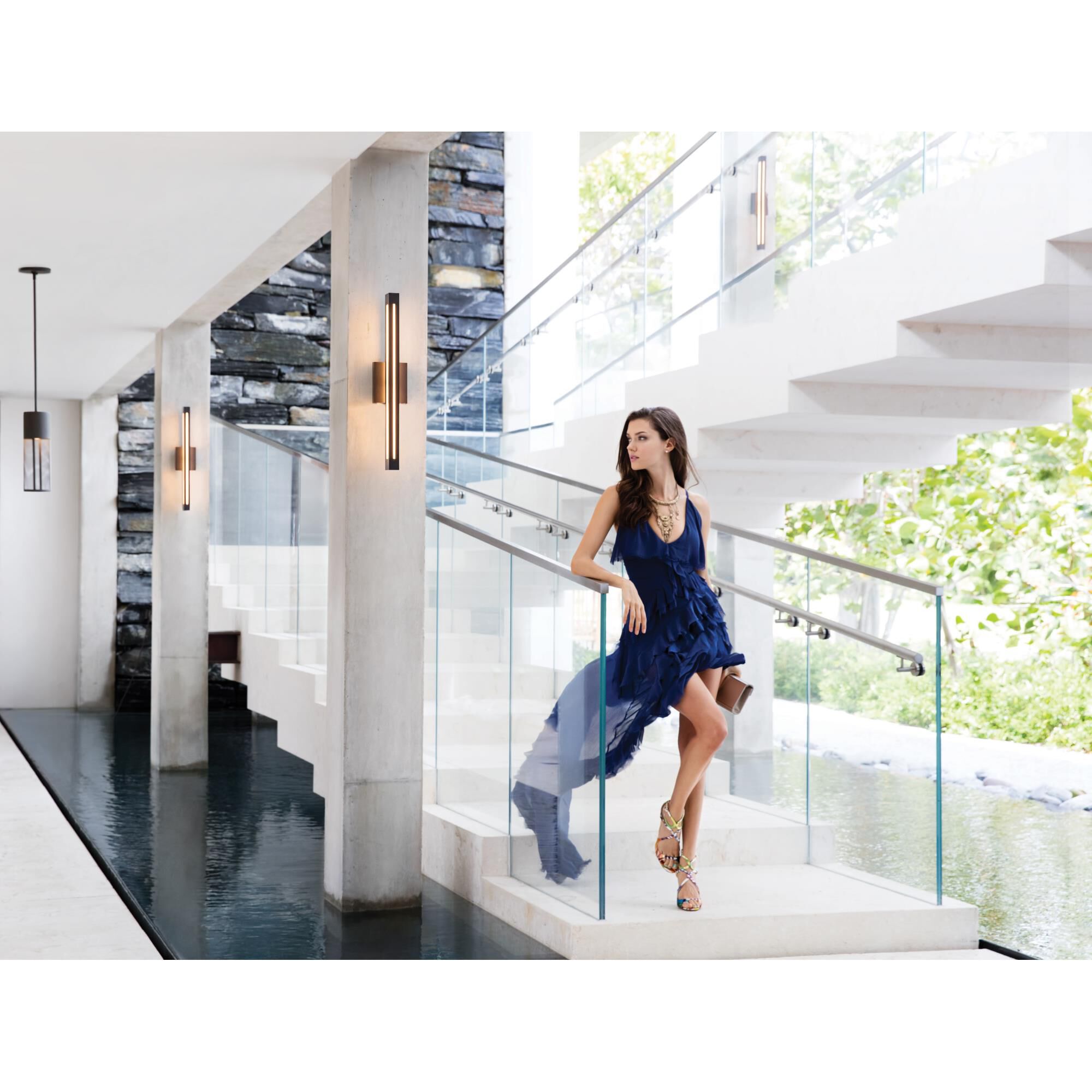 Shown in Buckeye Bronze finish and Stainless Steel Mesh shade