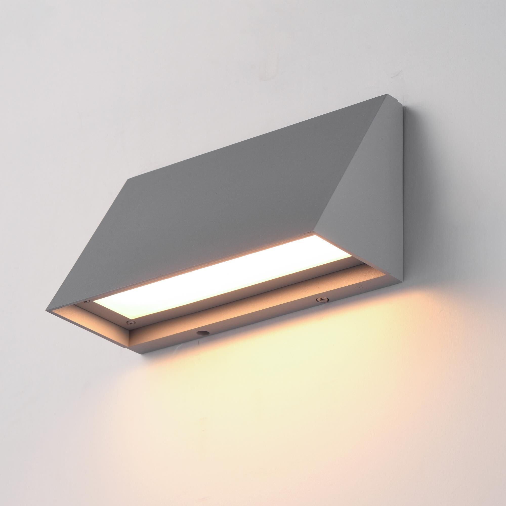 Pathfinder 5 Inch Outdoor Wall Light by Maxim Lighting