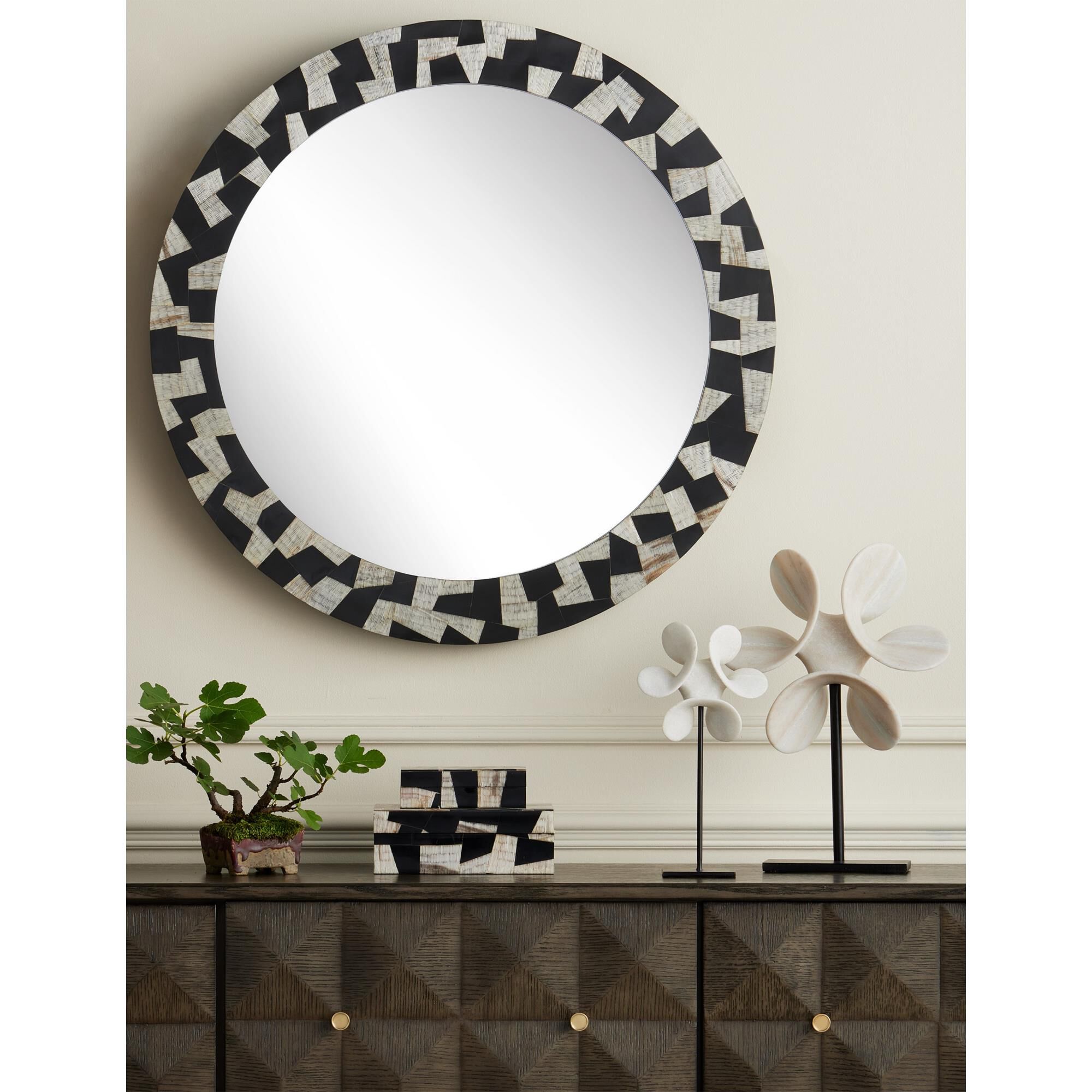 Shown in Natural, Black finish