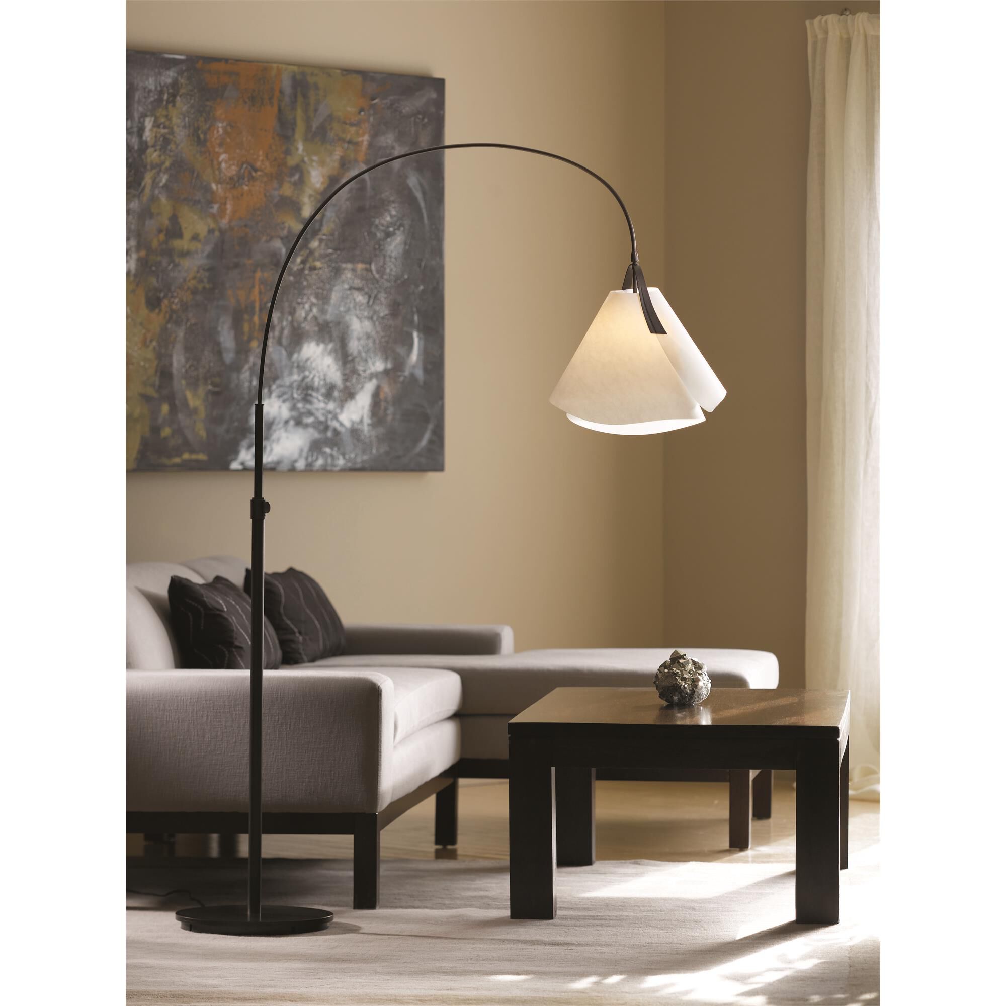 Shown in Dark Smoke finish and Spun Frost shade