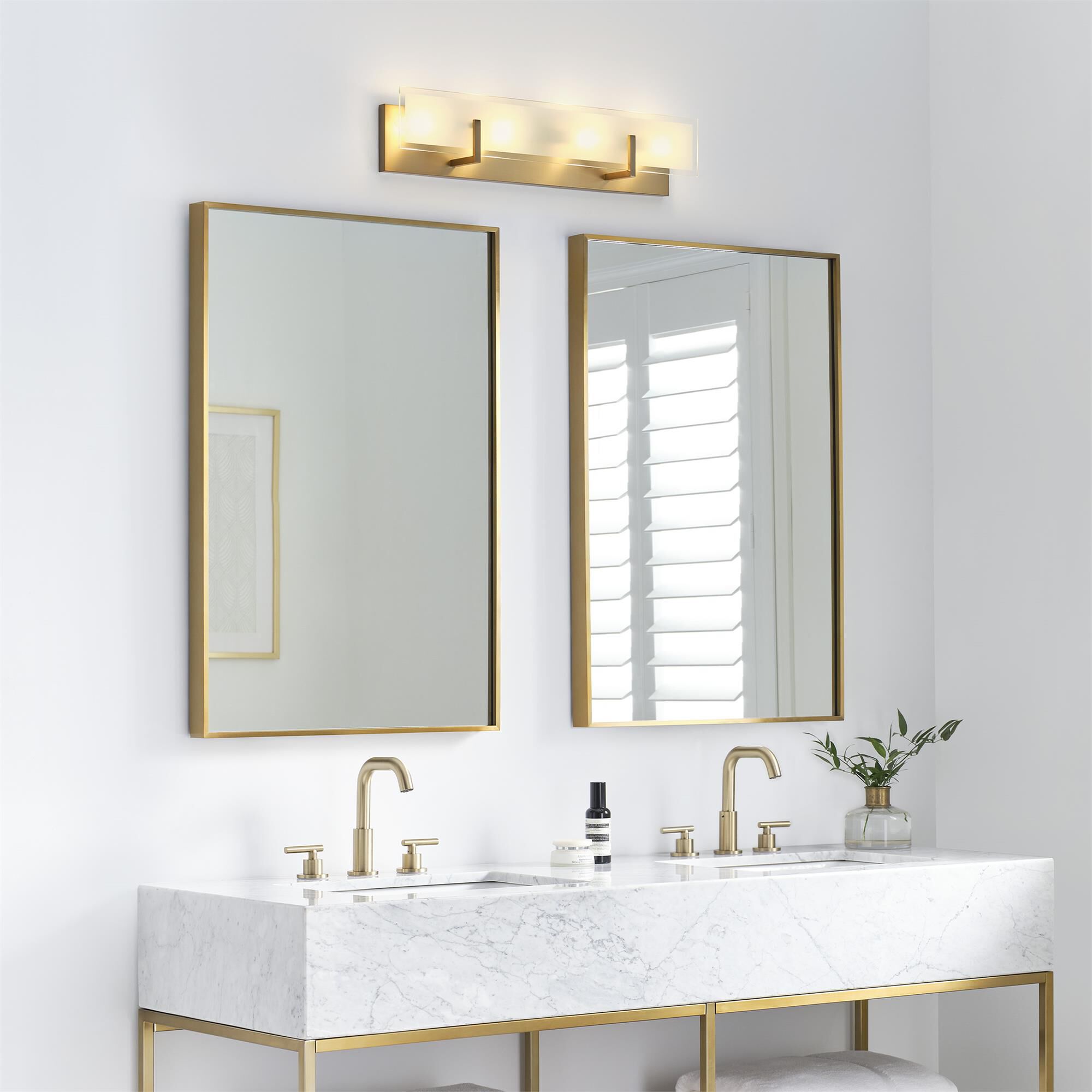 Shown in Satin Brass finish and Clear Highlighted Satin Etched glass
