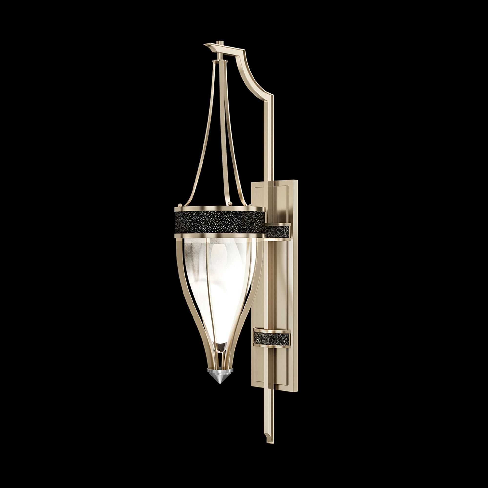 Shown in Champagne and Nickel  finish and Black Knight accent