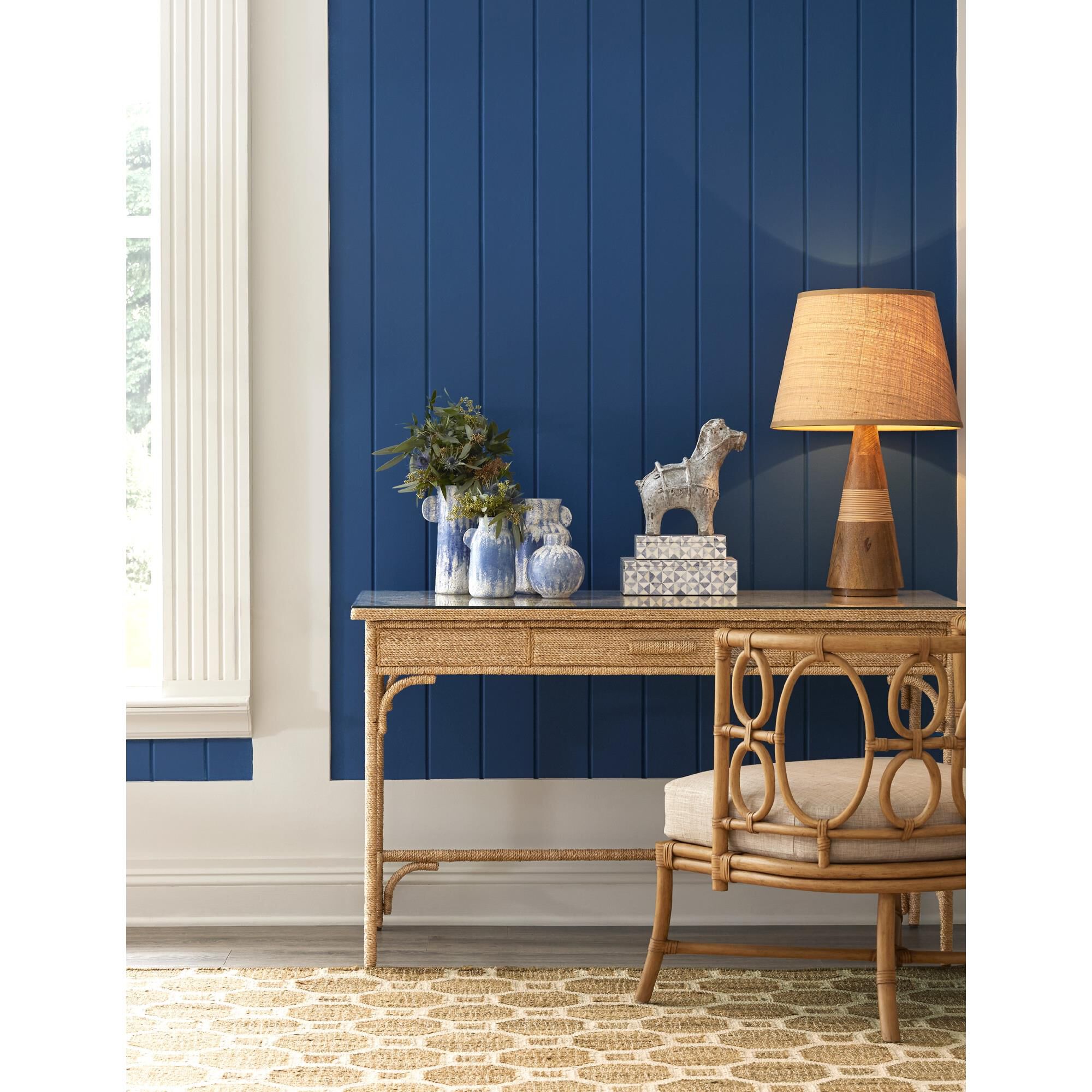 Shown in Blue-White finish