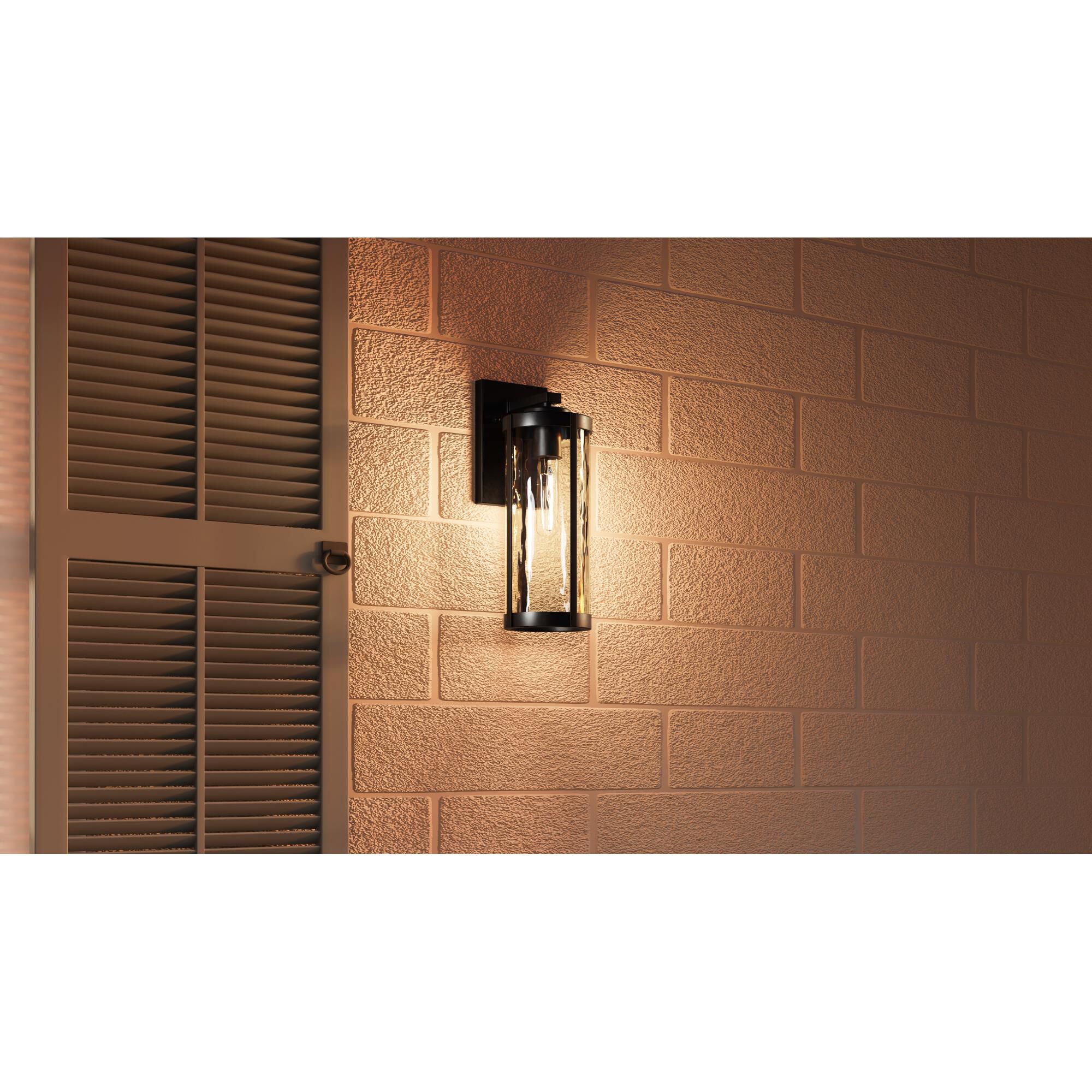 Shown in Matte Black finish and Clear Water glass