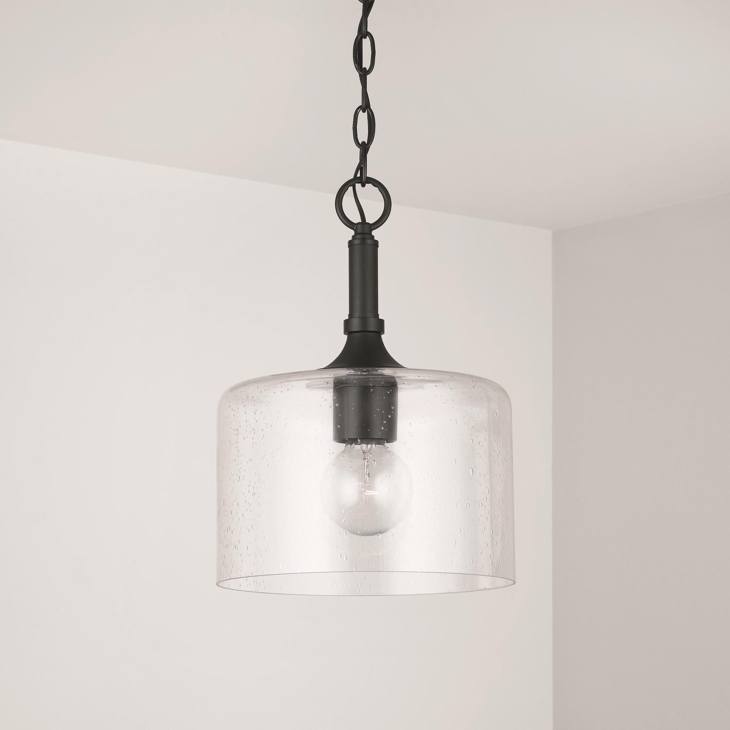 Shown in Matte Black finish and Clear Seeded glass