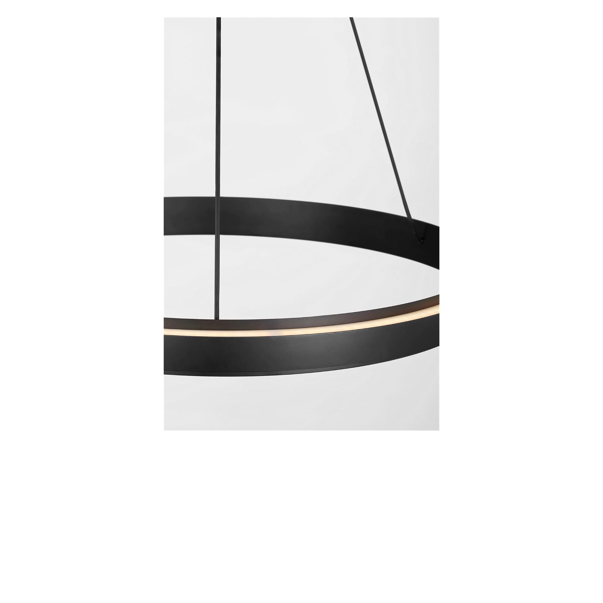 Shown in Midnight Black finish and Silicone Diffuser shade