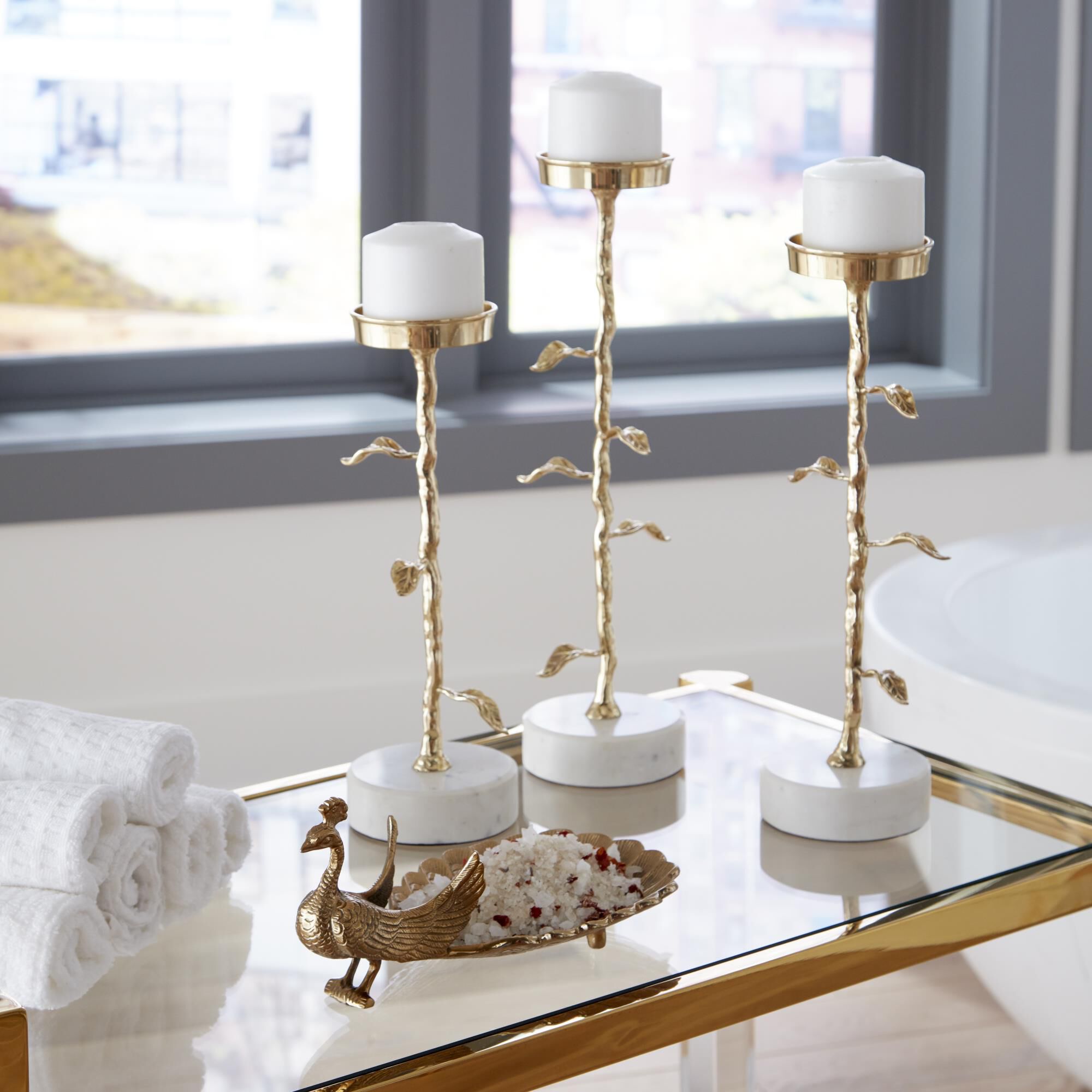 Shown in Gold and Clear finish