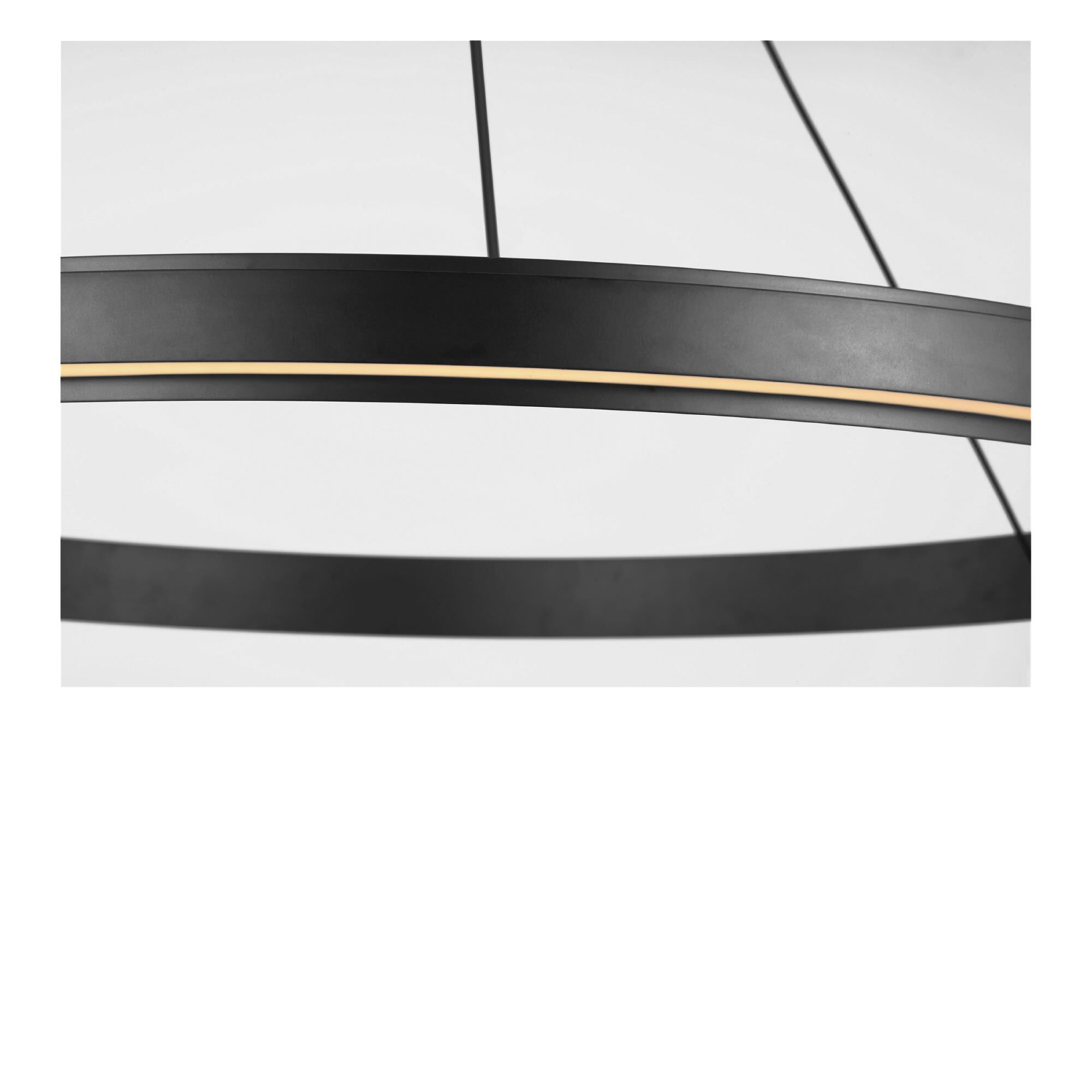 Shown in Midnight Black finish and Silicone Diffuser shade