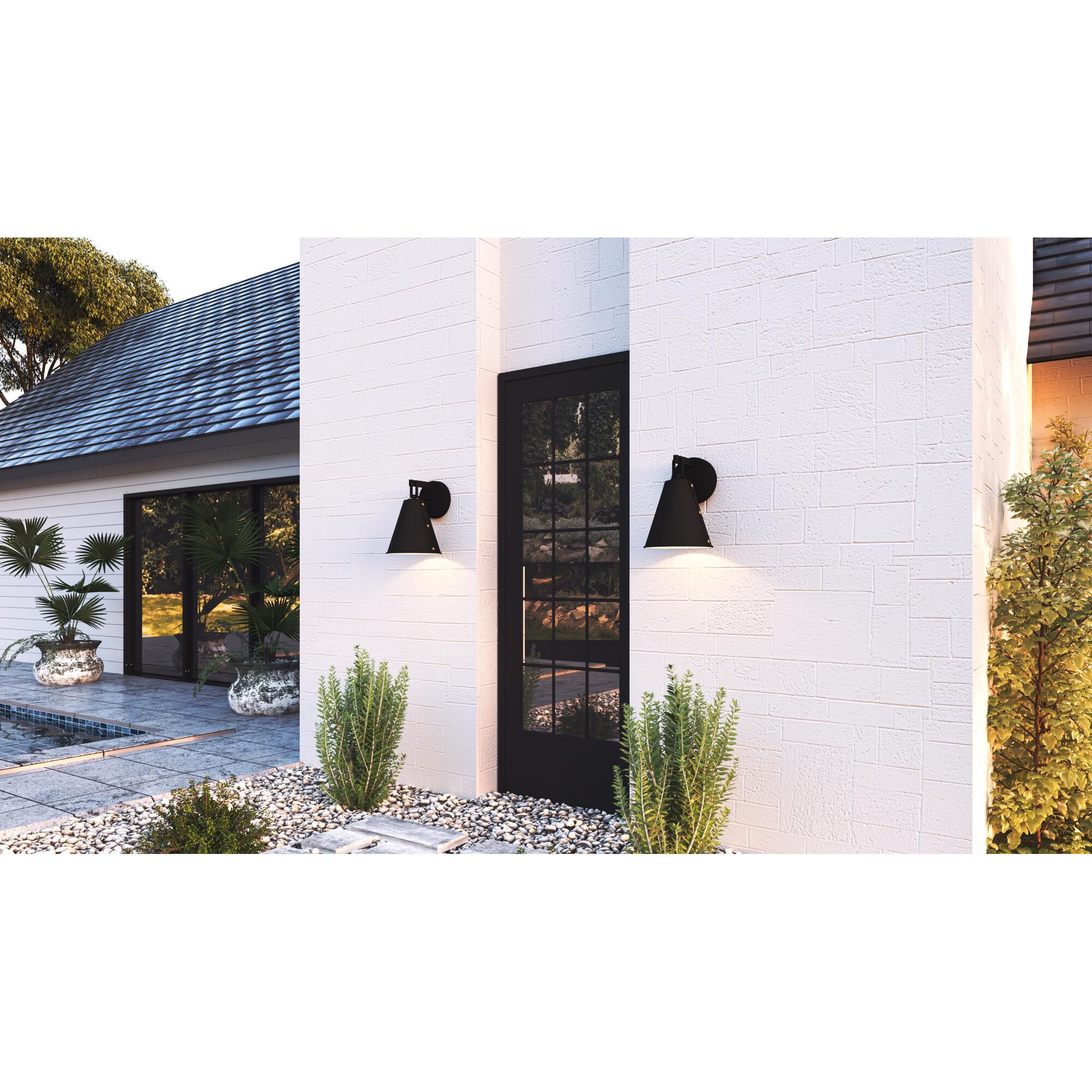 Shown in Matte Black finish and Metal shade